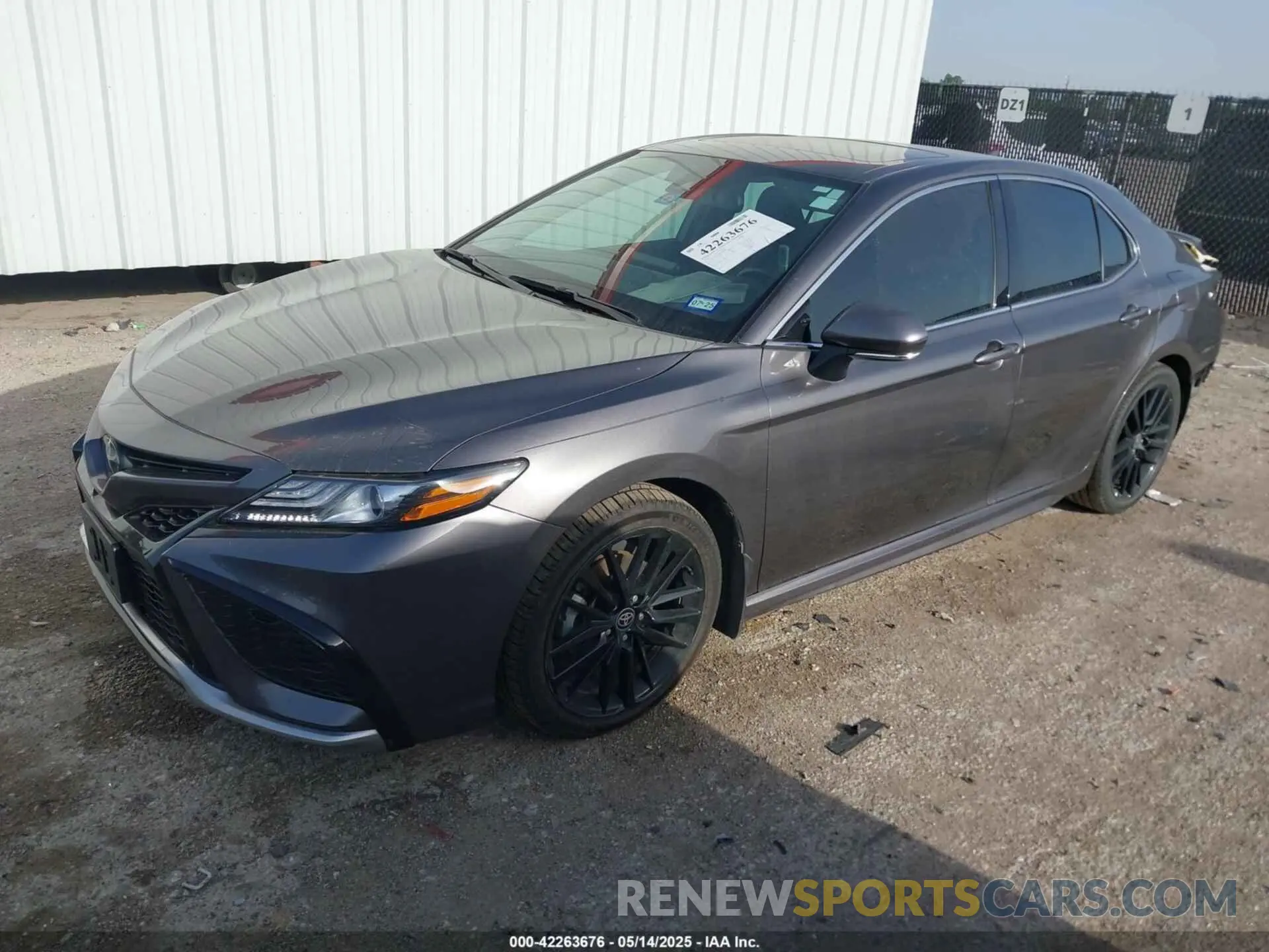 2 fotografías del automóvil dañado 4T1K31AK2PU618862 TOYOTA CAMRY 2023