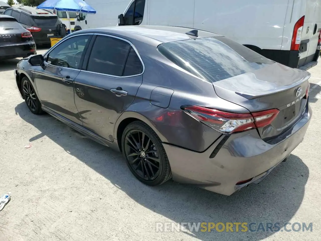 2 fotografías del automóvil dañado 4T1K31AK3PU604758 TOYOTA CAMRY 2023