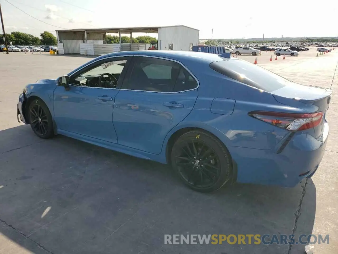 2 fotografías del automóvil dañado 4T1K31AK4PU047889 TOYOTA CAMRY 2023