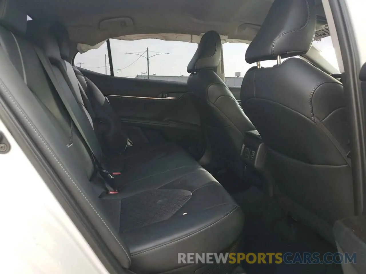 10 fotografías del automóvil dañado 4T1K31AK4PU051814 TOYOTA CAMRY 2023