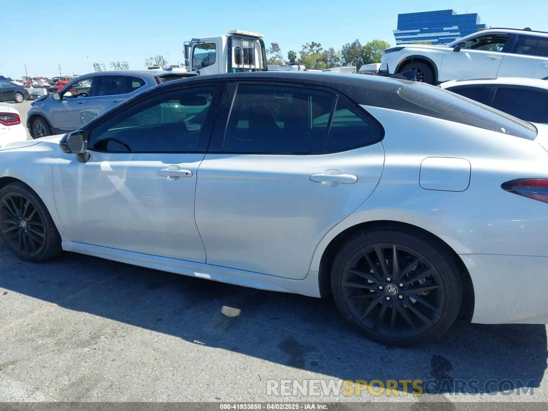 14 fotografías del automóvil dañado 4T1K31AK8PU049029 TOYOTA CAMRY 2023