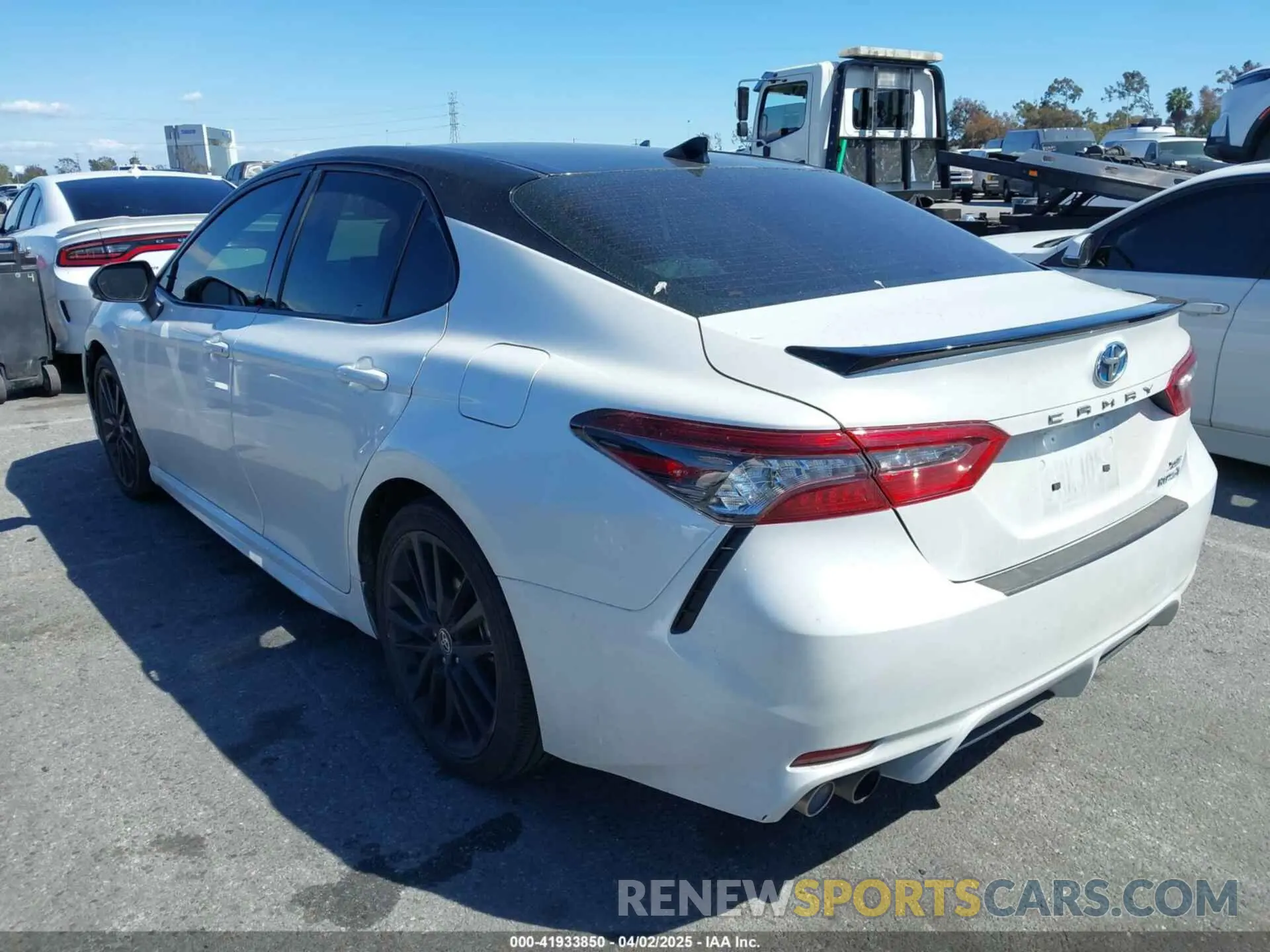 3 fotografías del automóvil dañado 4T1K31AK8PU049029 TOYOTA CAMRY 2023