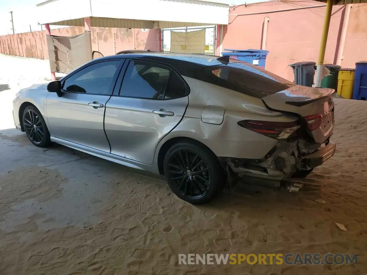 2 fotografías del automóvil dañado 4T1K31AK8PU049516 TOYOTA CAMRY 2023