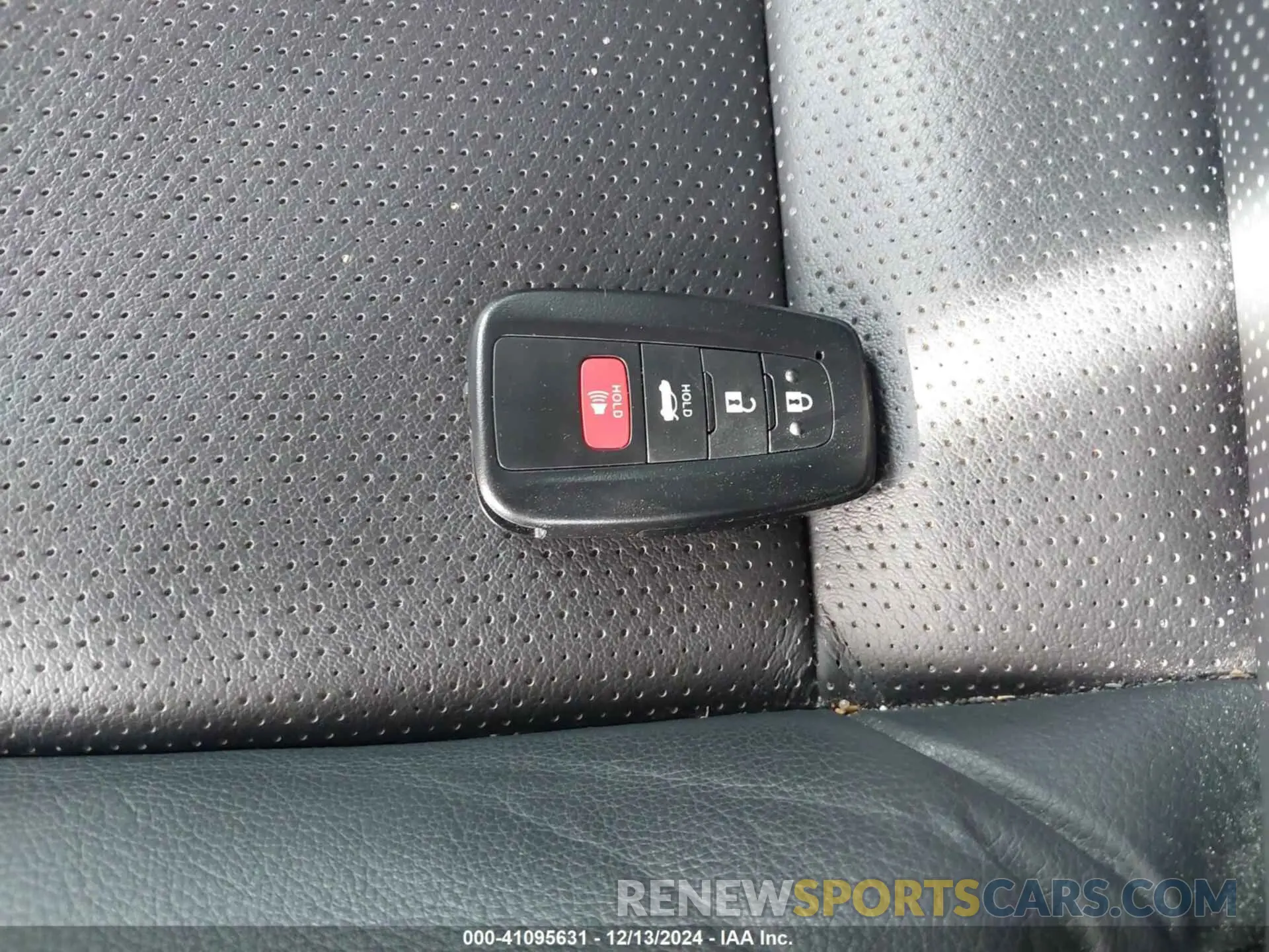 11 fotografías del automóvil dañado 4T1K31AK9PU049881 TOYOTA CAMRY 2023