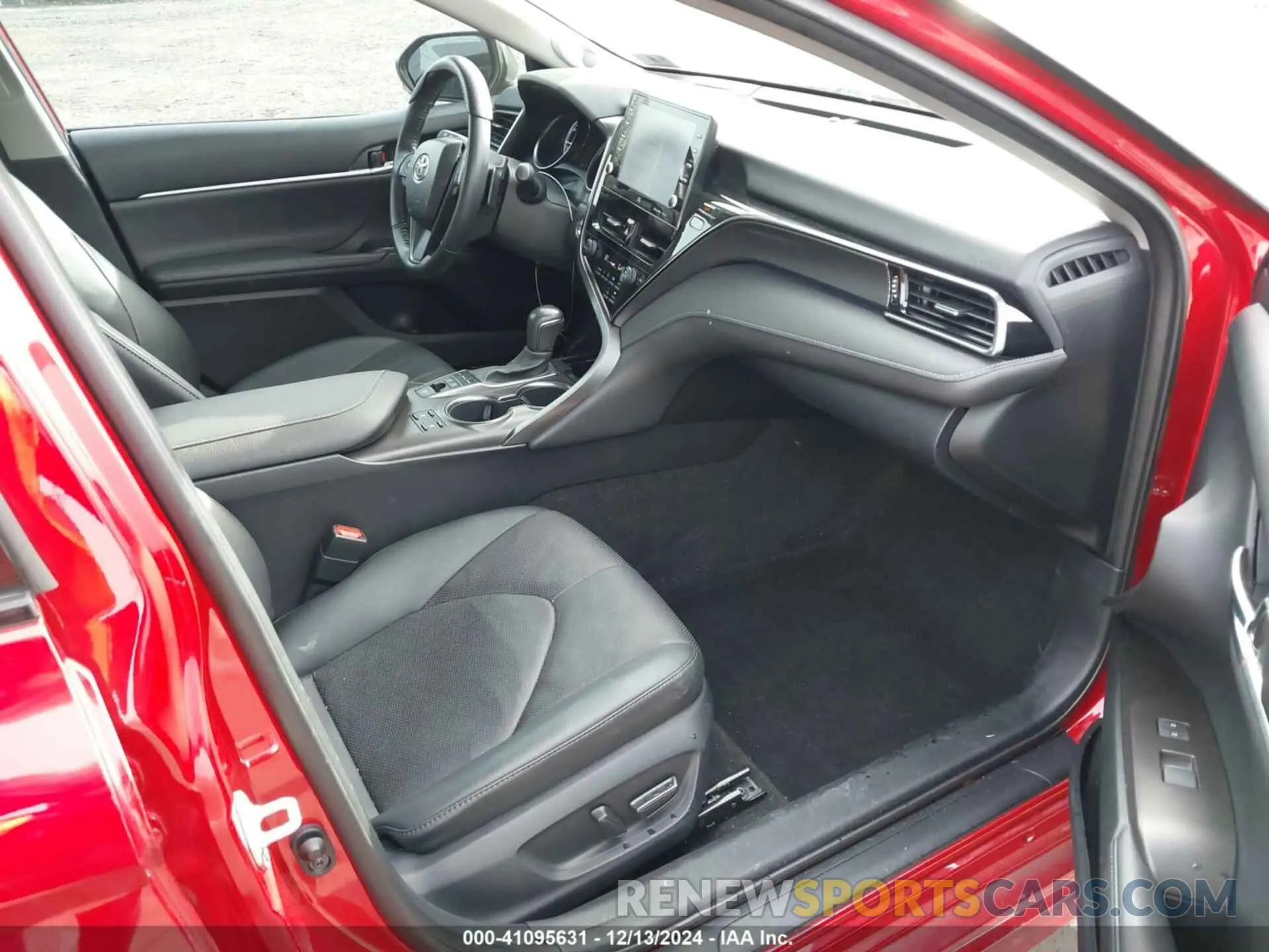 5 fotografías del automóvil dañado 4T1K31AK9PU049881 TOYOTA CAMRY 2023