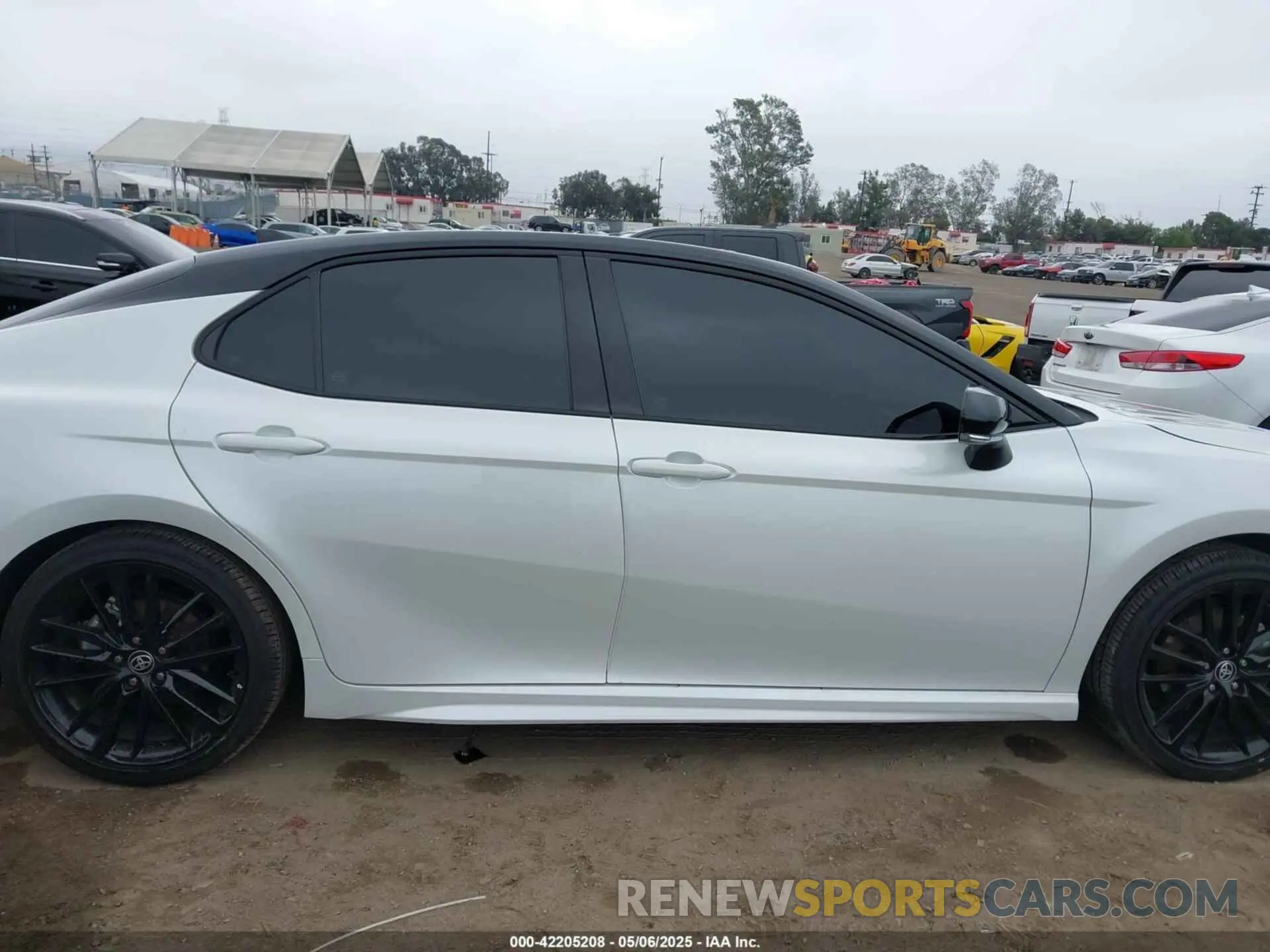 13 fotografías del automóvil dañado 4T1K31AKXPU057827 TOYOTA CAMRY 2023