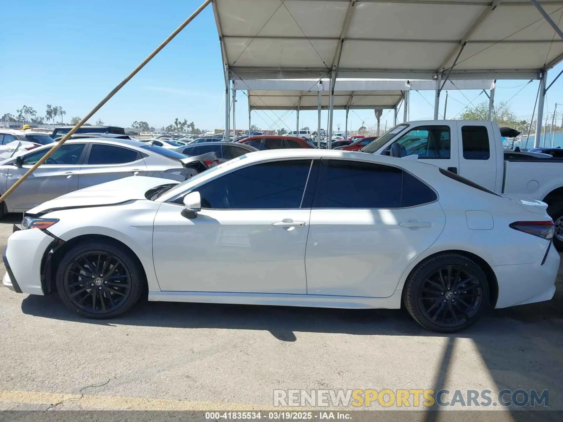 14 fotografías del automóvil dañado 4T1K31AKXPU600867 TOYOTA CAMRY 2023