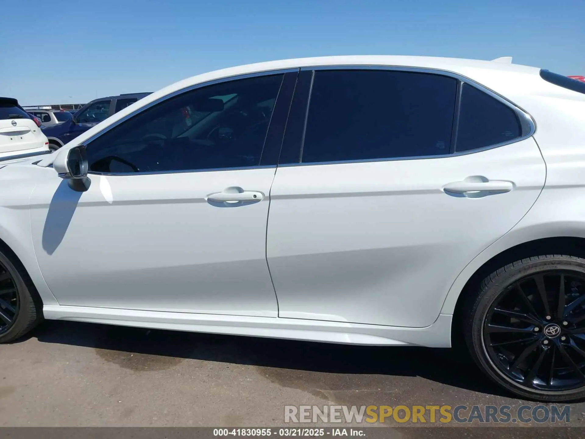 14 fotografías del automóvil dañado 4T1K61AK0PU079956 TOYOTA CAMRY 2023