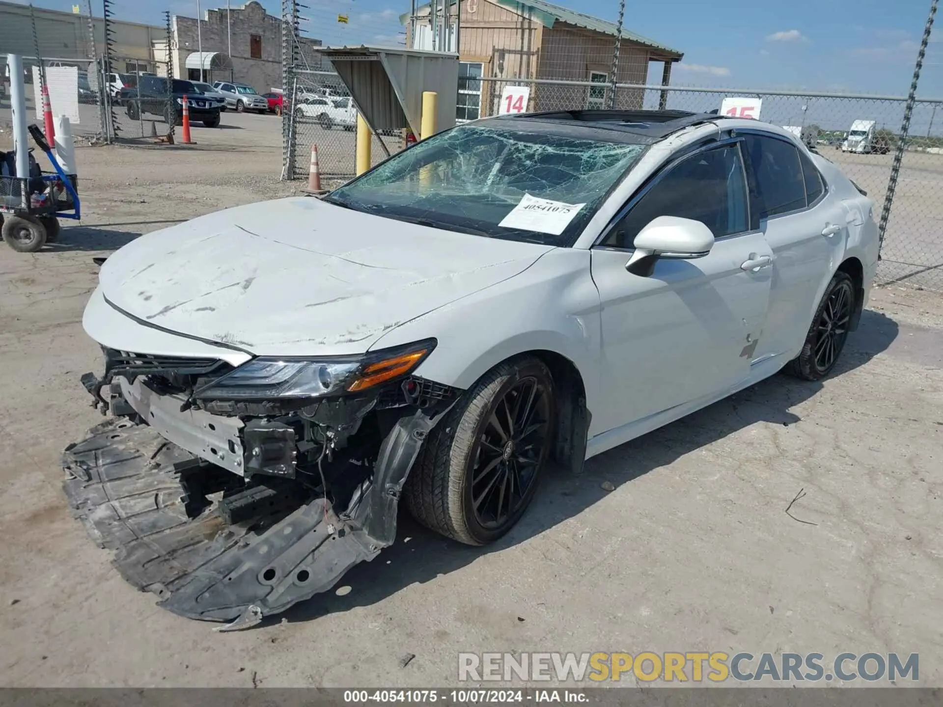 2 fotografías del automóvil dañado 4T1K61AK0PU757069 TOYOTA CAMRY 2023