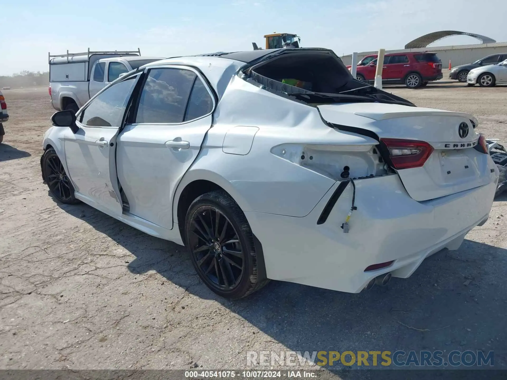 3 fotografías del automóvil dañado 4T1K61AK0PU757069 TOYOTA CAMRY 2023