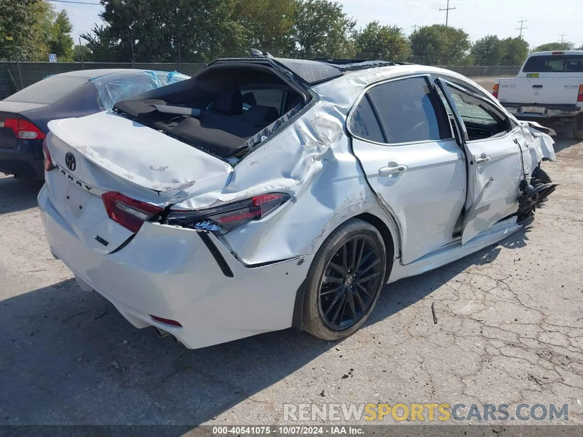 4 fotografías del automóvil dañado 4T1K61AK0PU757069 TOYOTA CAMRY 2023