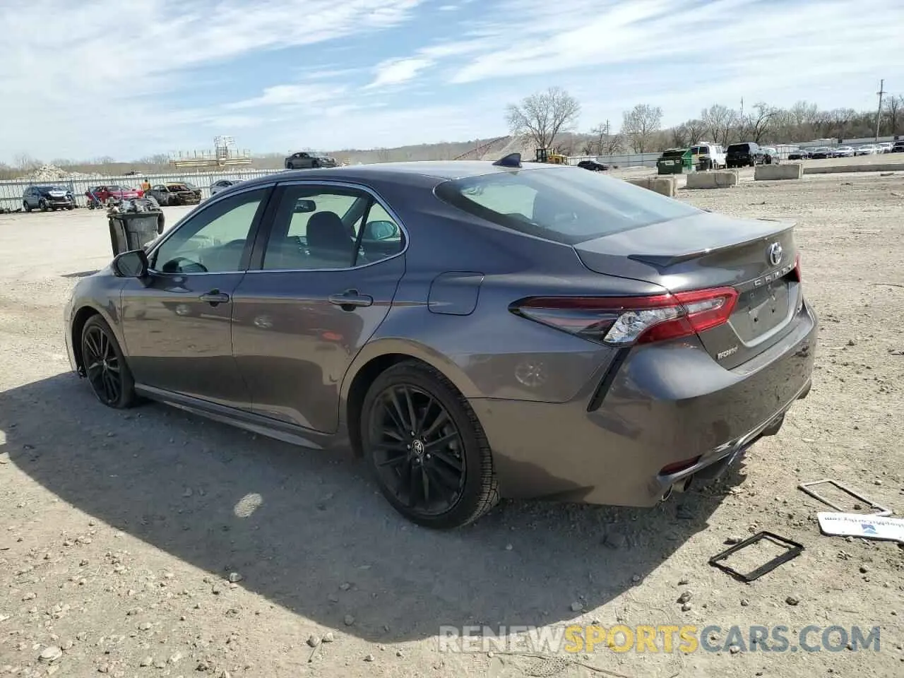 2 fotografías del automóvil dañado 4T1K61AK1PU152543 TOYOTA CAMRY 2023