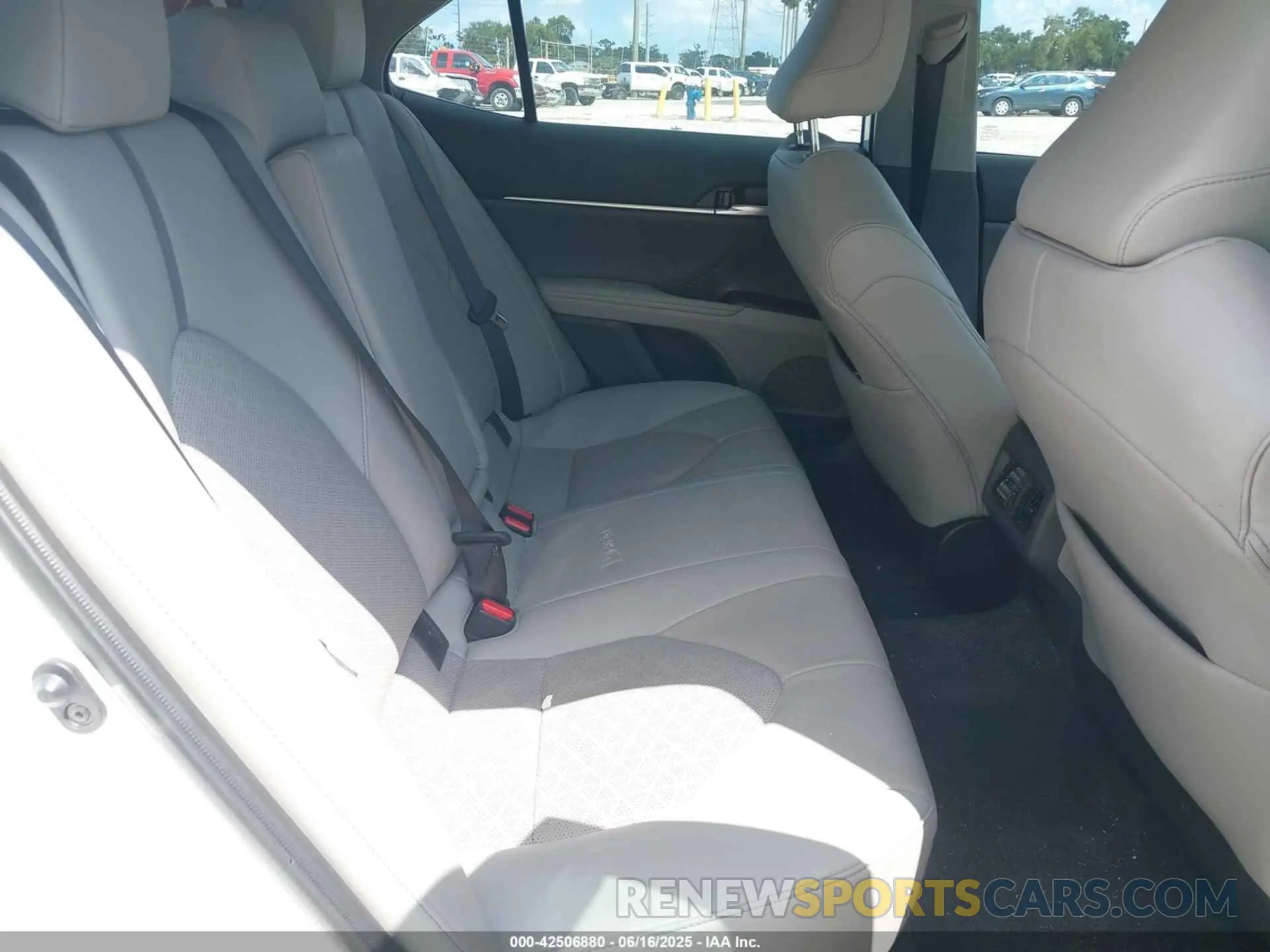 8 fotografías del automóvil dañado 4T1K61AK1PU161873 TOYOTA CAMRY 2023