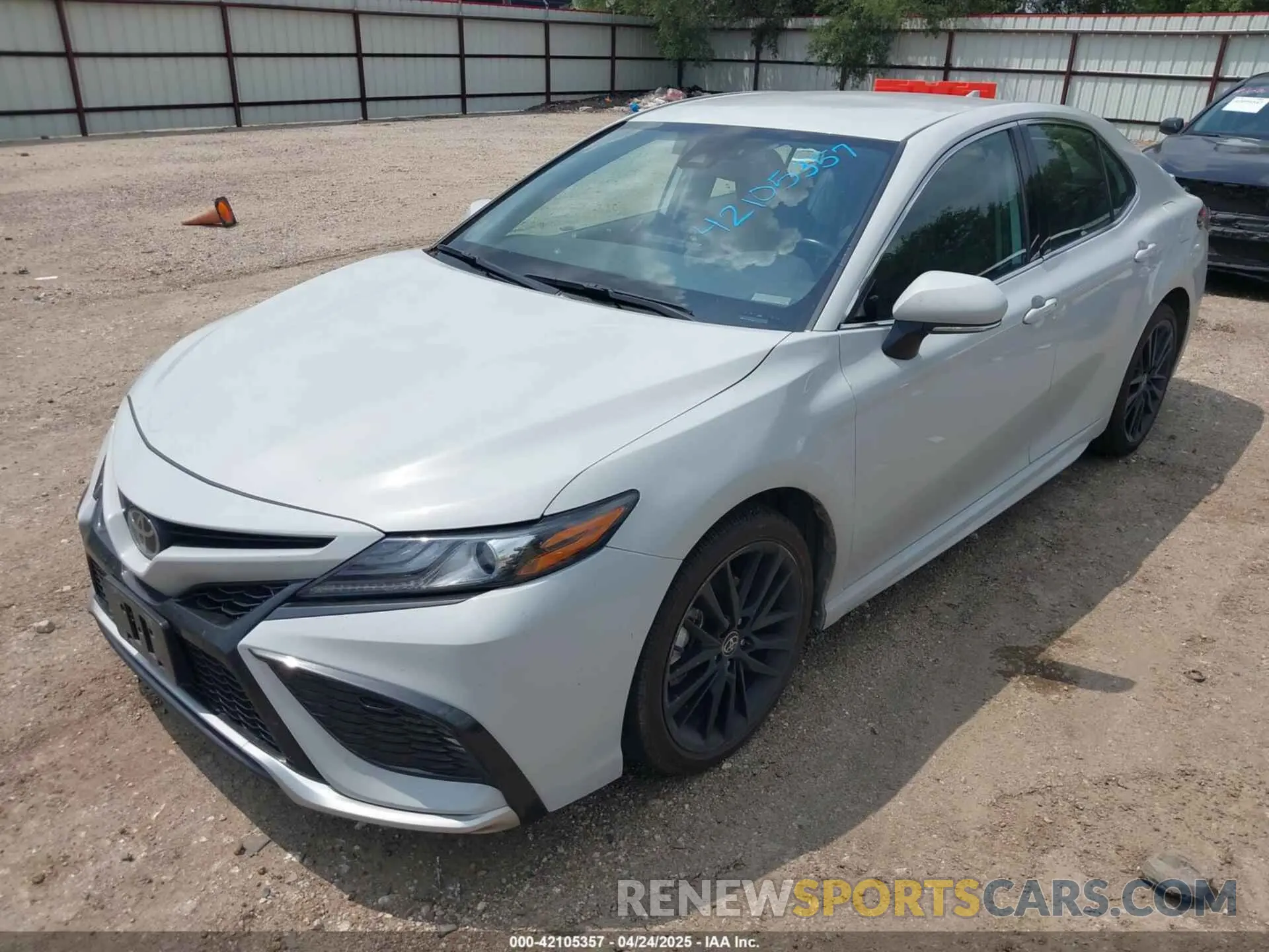 2 fotografías del automóvil dañado 4T1K61AK1PU173649 TOYOTA CAMRY 2023