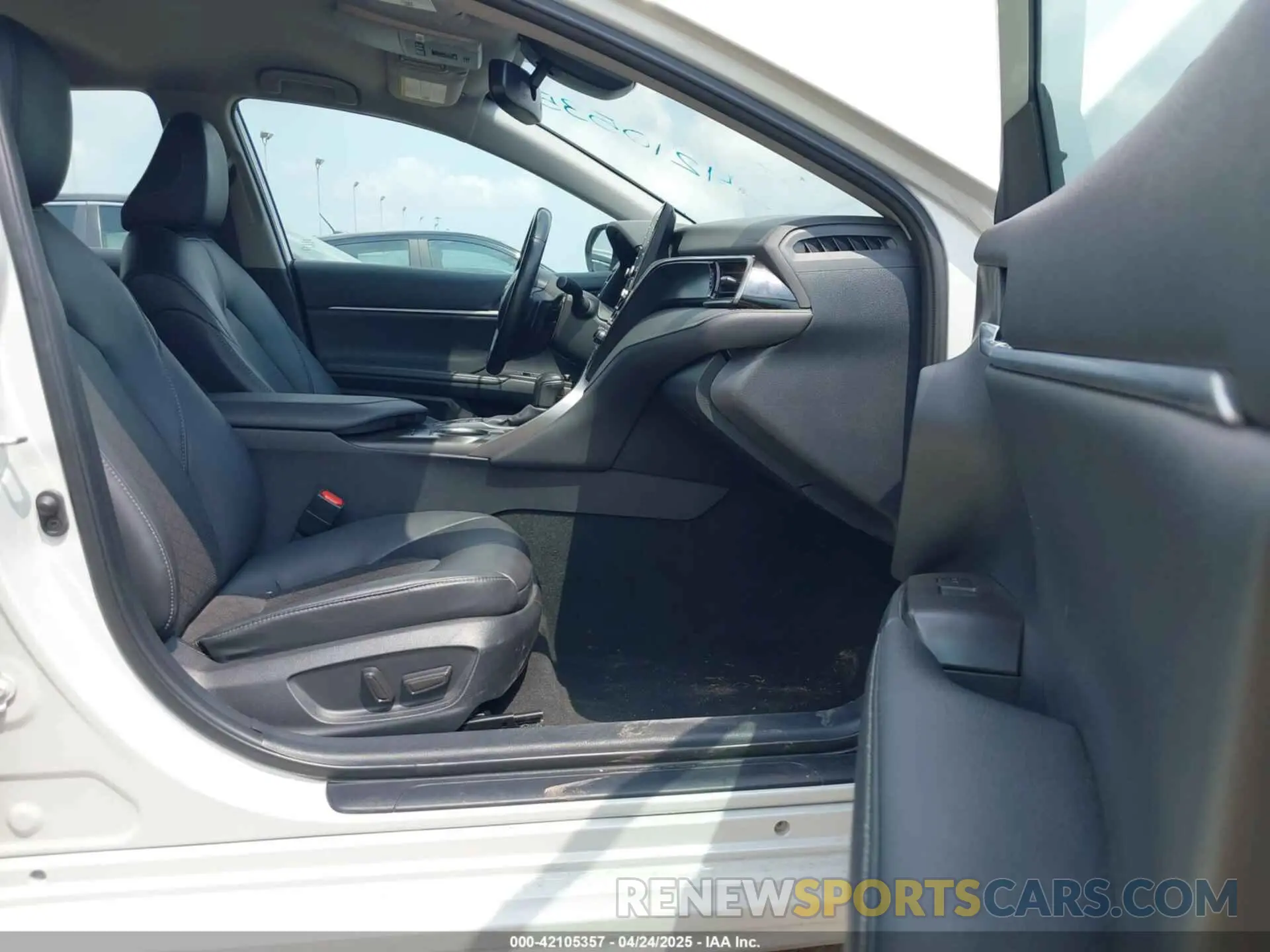 5 fotografías del automóvil dañado 4T1K61AK1PU173649 TOYOTA CAMRY 2023