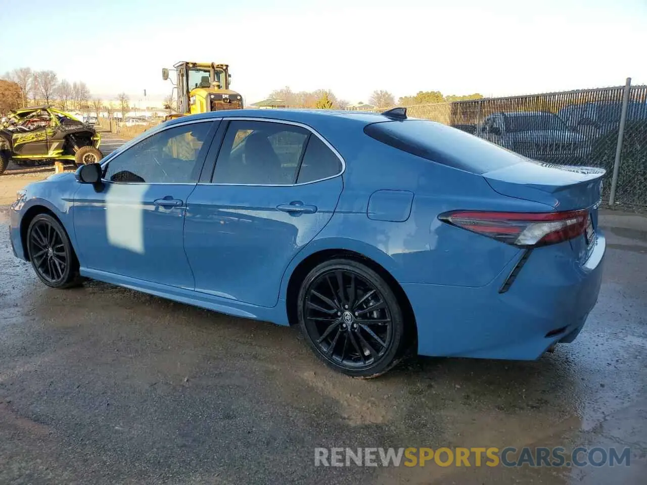 2 fotografías del automóvil dañado 4T1K61AK2PU086066 TOYOTA CAMRY 2023