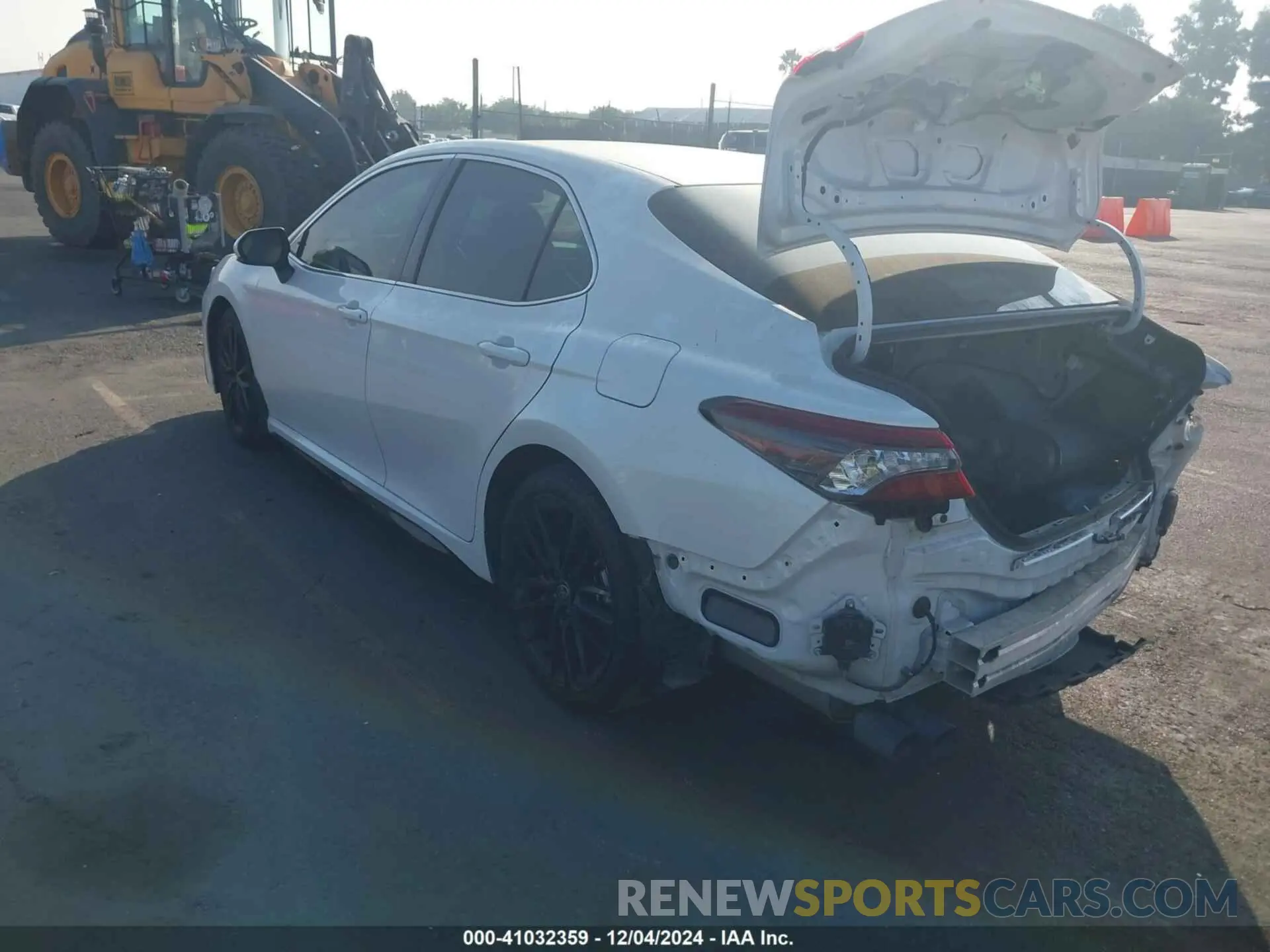 3 fotografías del automóvil dañado 4T1K61AK2PU727880 TOYOTA CAMRY 2023