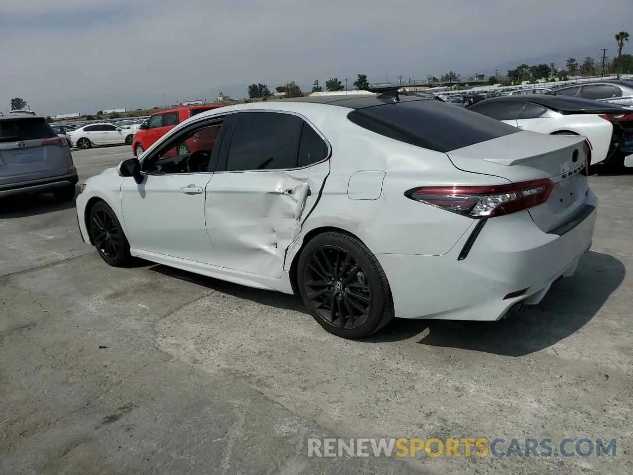 2 fotografías del automóvil dañado 4T1K61AK3PU086304 TOYOTA CAMRY 2023