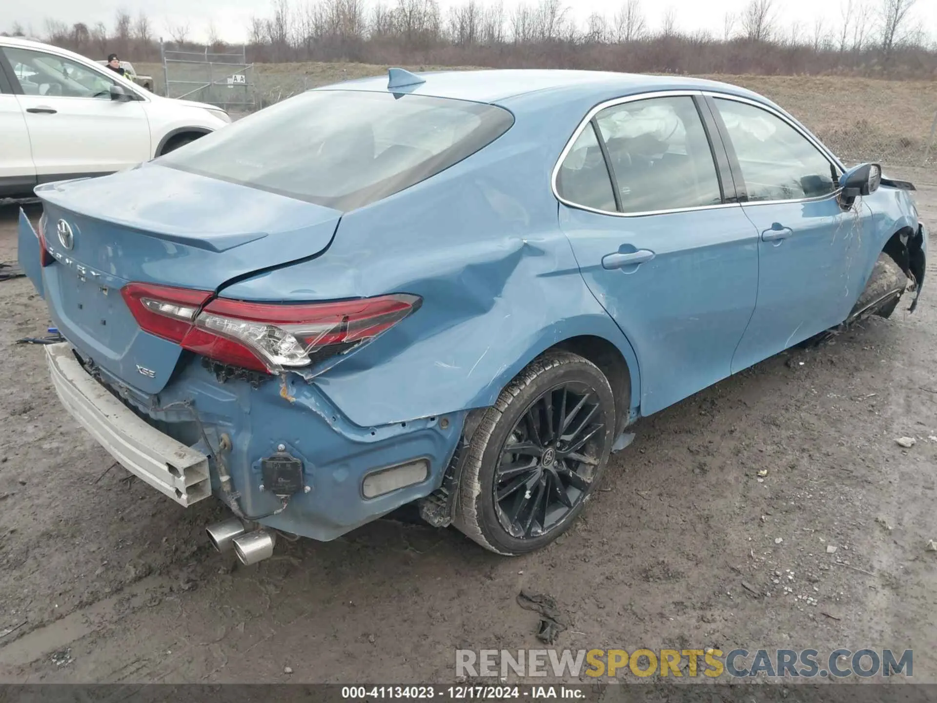 4 fotografías del automóvil dañado 4T1K61AK3PU172633 TOYOTA CAMRY 2023