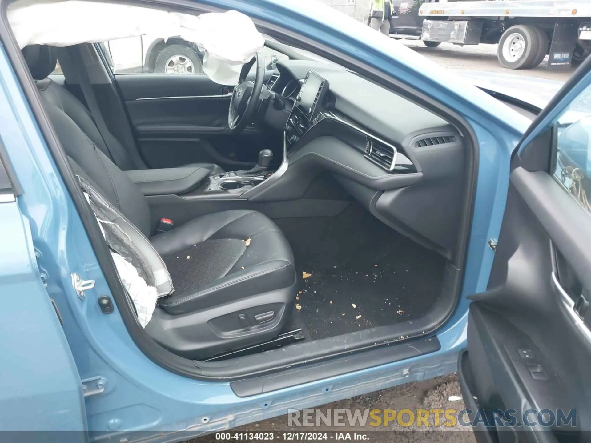 5 fotografías del automóvil dañado 4T1K61AK3PU172633 TOYOTA CAMRY 2023