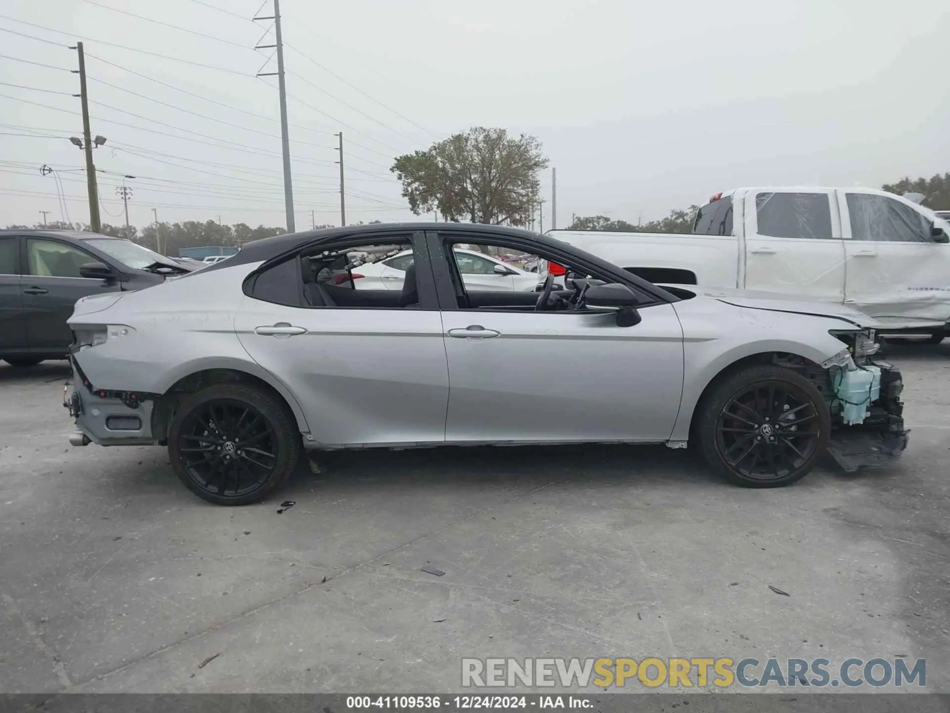 14 fotografías del automóvil dañado 4T1K61AK3PU182093 TOYOTA CAMRY 2023