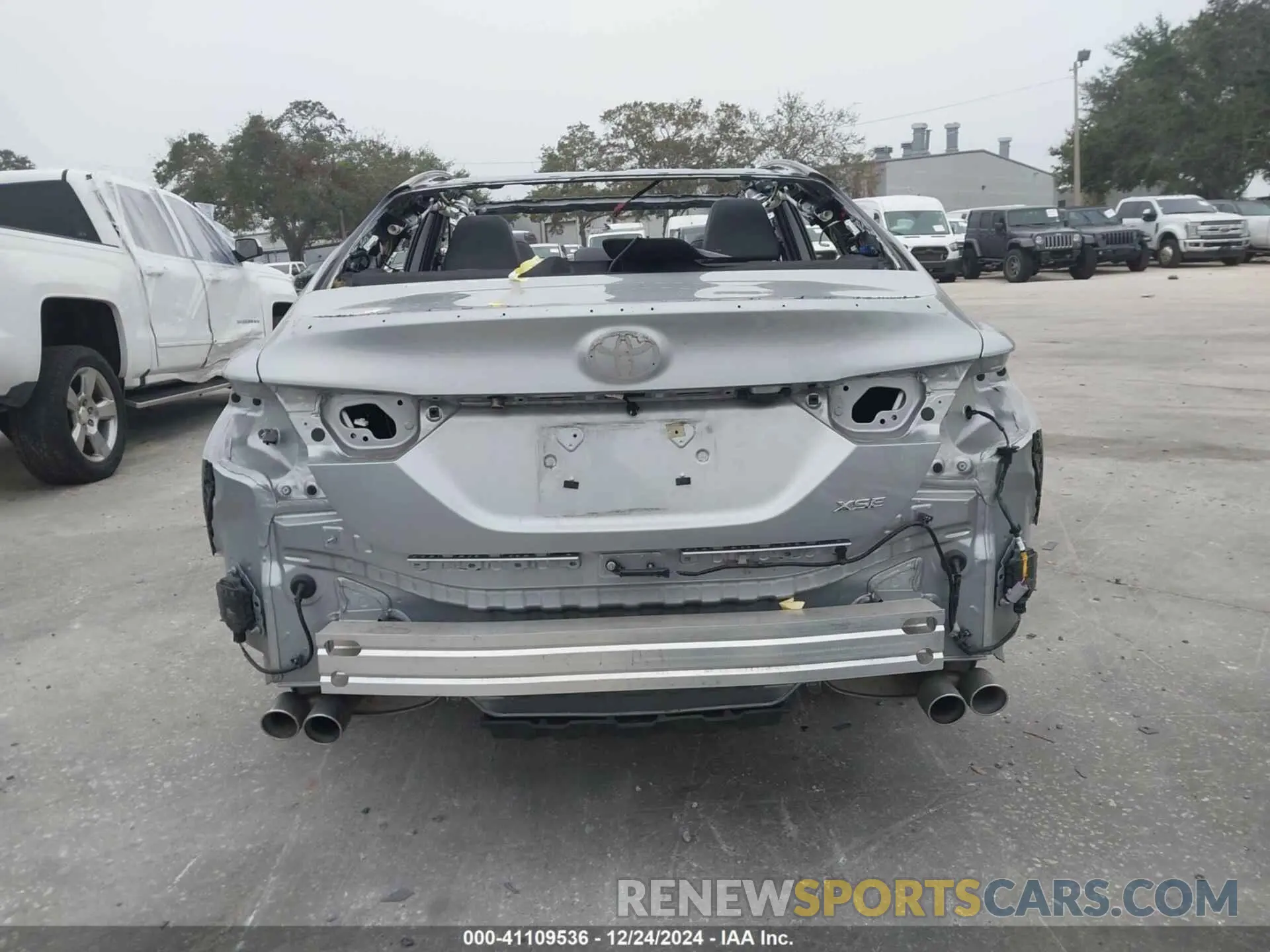 17 fotografías del automóvil dañado 4T1K61AK3PU182093 TOYOTA CAMRY 2023