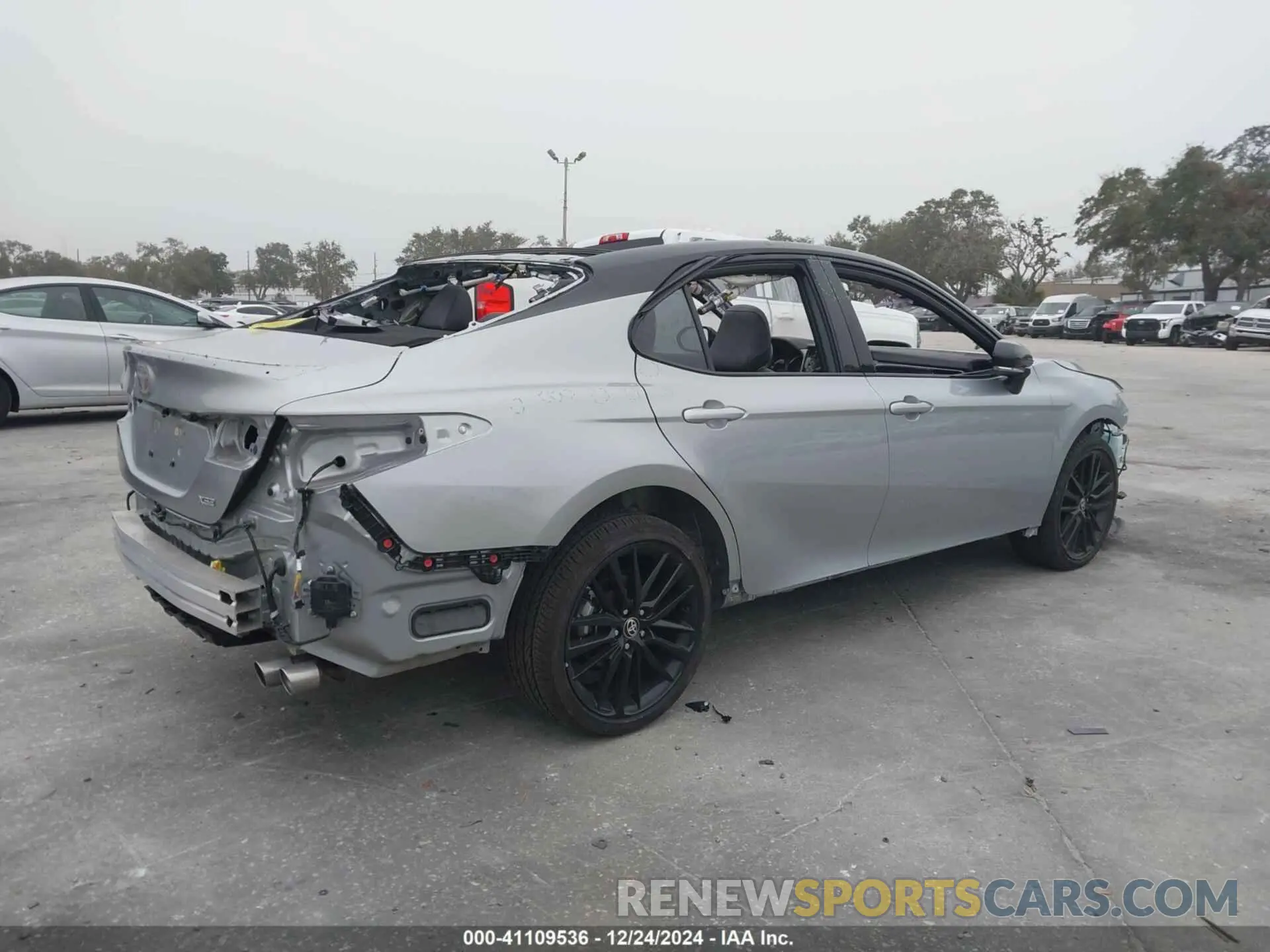 4 fotografías del automóvil dañado 4T1K61AK3PU182093 TOYOTA CAMRY 2023