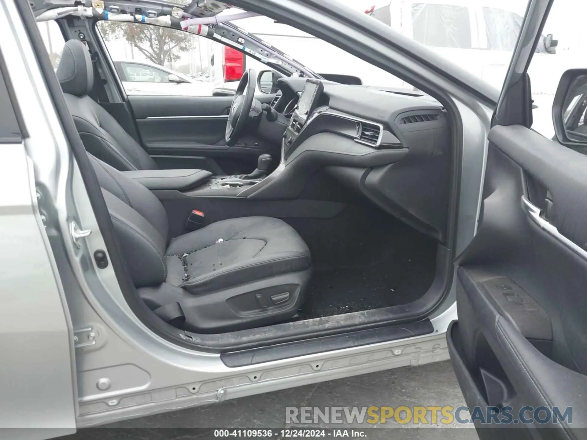 5 fotografías del automóvil dañado 4T1K61AK3PU182093 TOYOTA CAMRY 2023