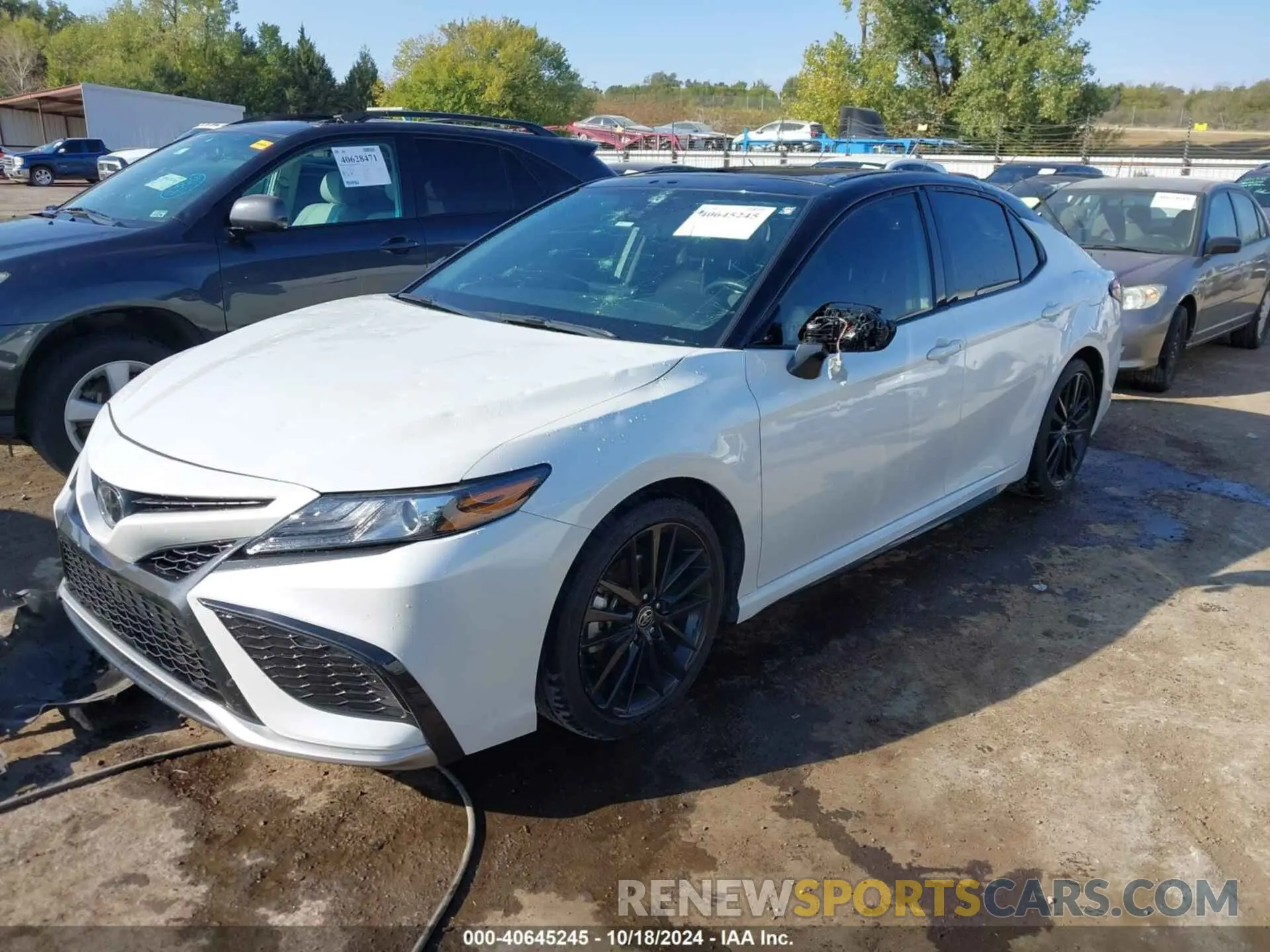 2 fotografías del automóvil dañado 4T1K61AK4PU121769 TOYOTA CAMRY 2023