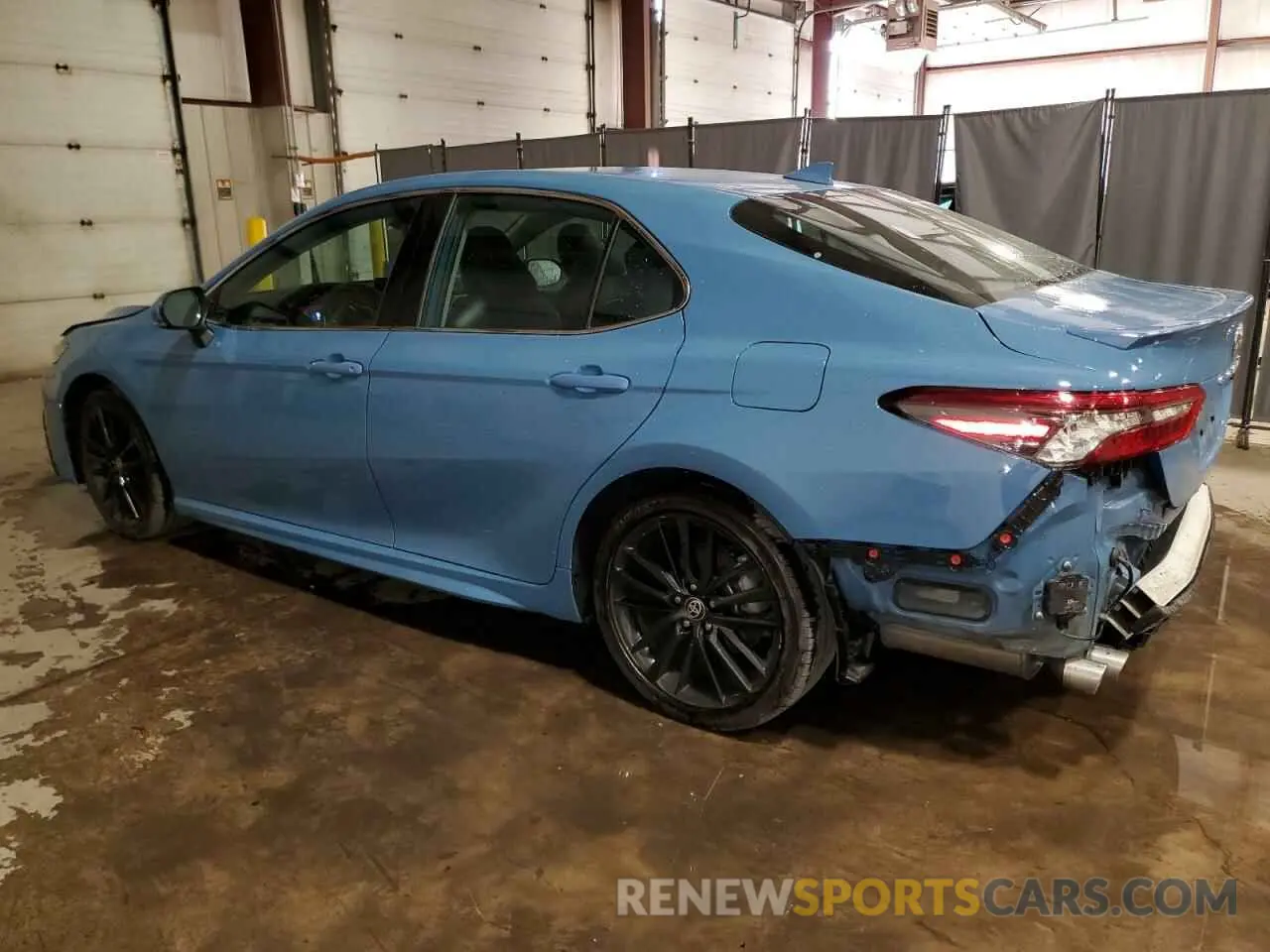 2 fotografías del automóvil dañado 4T1K61AK4PU158157 TOYOTA CAMRY 2023