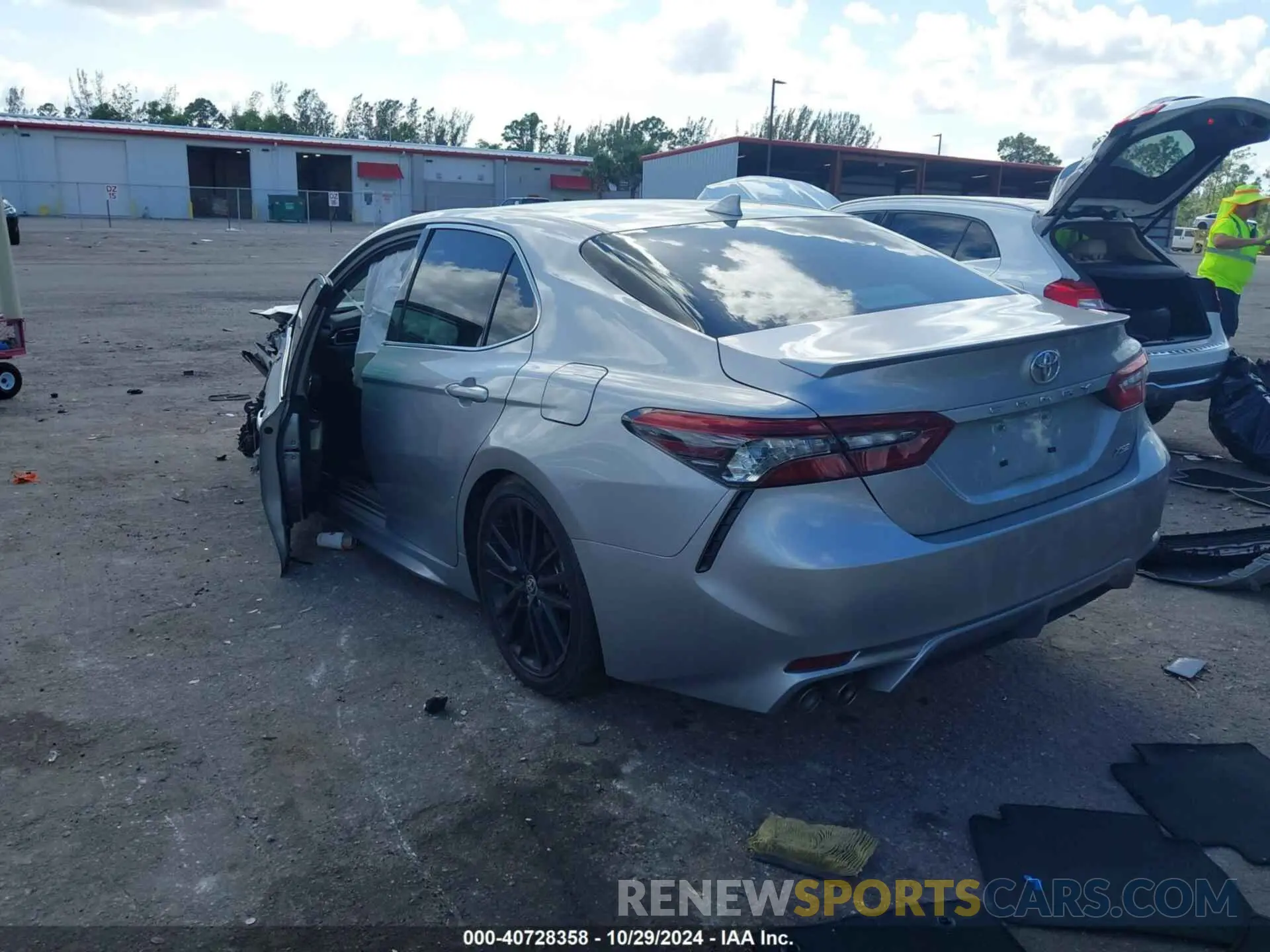 3 fotografías del automóvil dañado 4T1K61AK4PU730862 TOYOTA CAMRY 2023