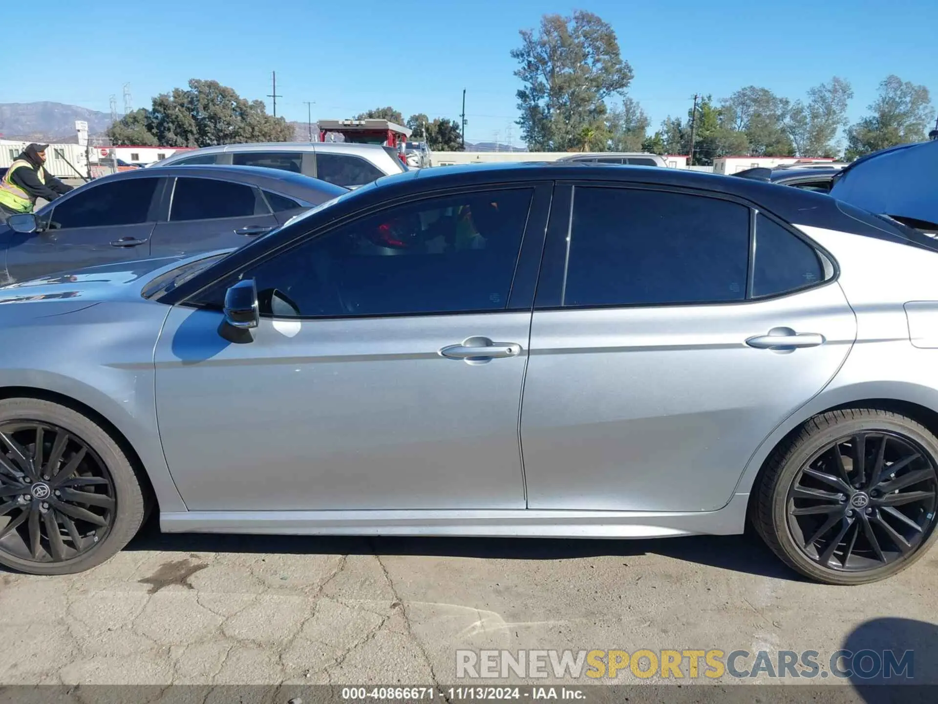 14 fotografías del automóvil dañado 4T1K61AK5PU077829 TOYOTA CAMRY 2023