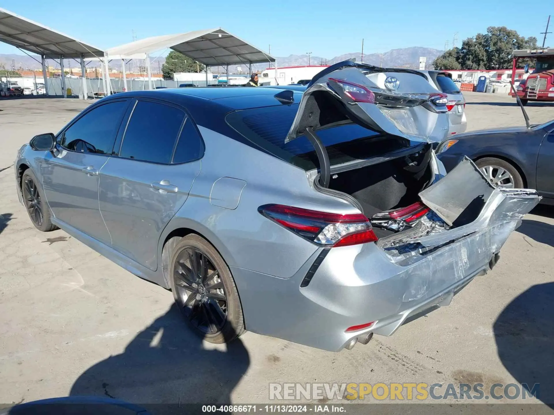 3 fotografías del automóvil dañado 4T1K61AK5PU077829 TOYOTA CAMRY 2023