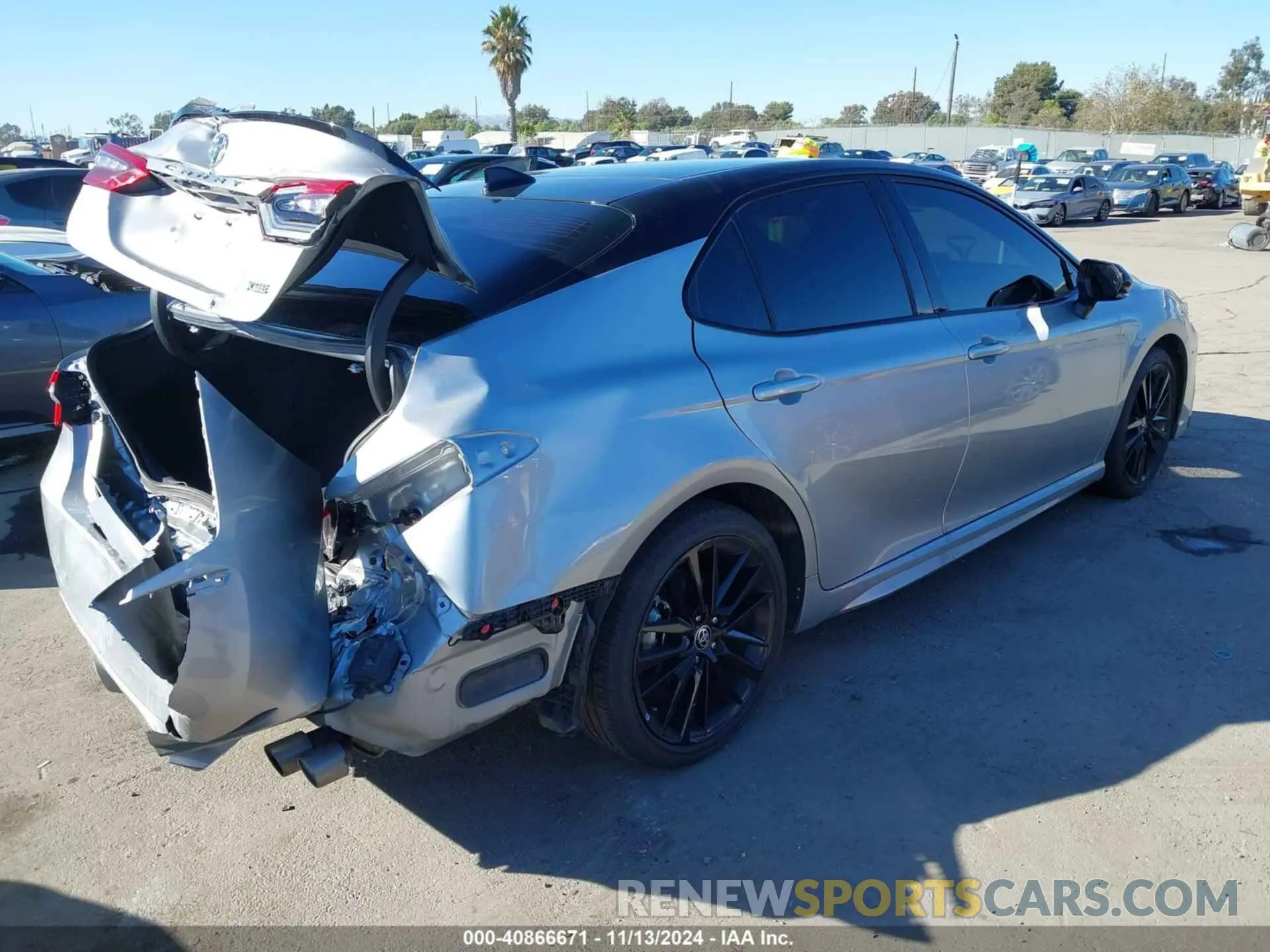 4 fotografías del automóvil dañado 4T1K61AK5PU077829 TOYOTA CAMRY 2023