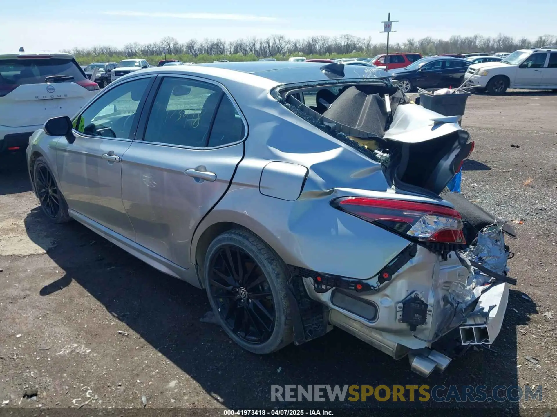 3 fotografías del automóvil dañado 4T1K61AK5PU738839 TOYOTA CAMRY 2023
