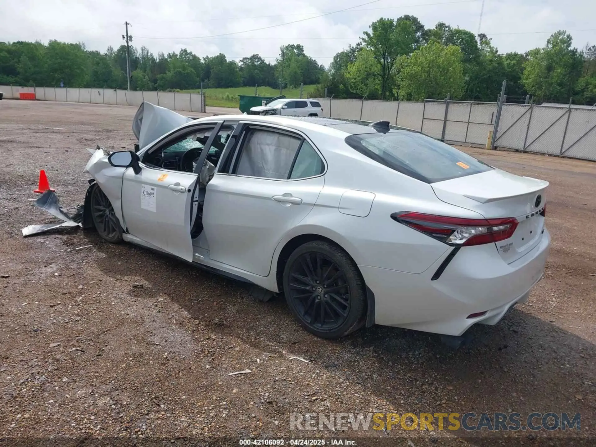 3 fotografías del automóvil dañado 4T1K61AK5PU758234 TOYOTA CAMRY 2023