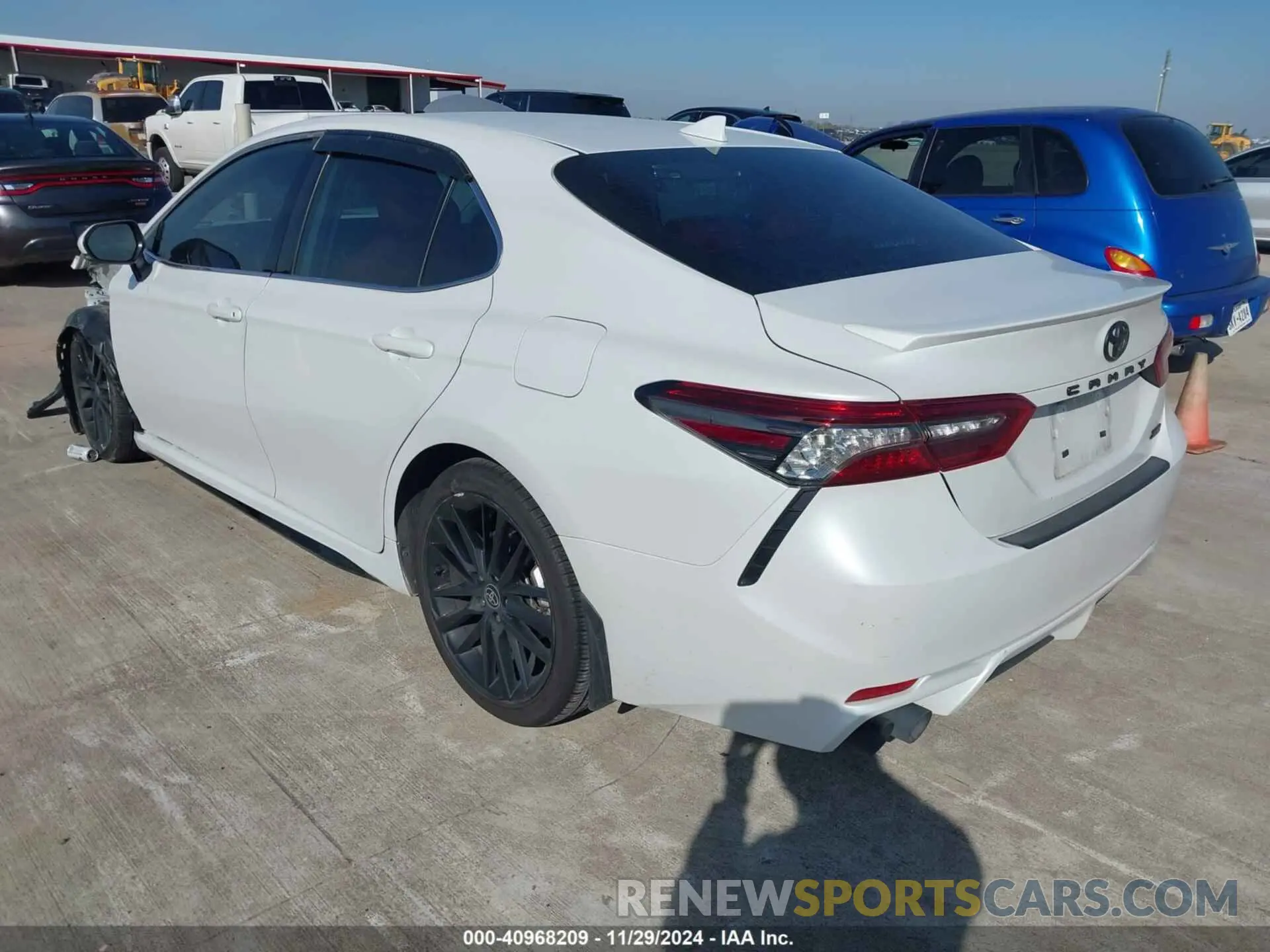 3 fotografías del automóvil dañado 4T1K61AK5PU789001 TOYOTA CAMRY 2023