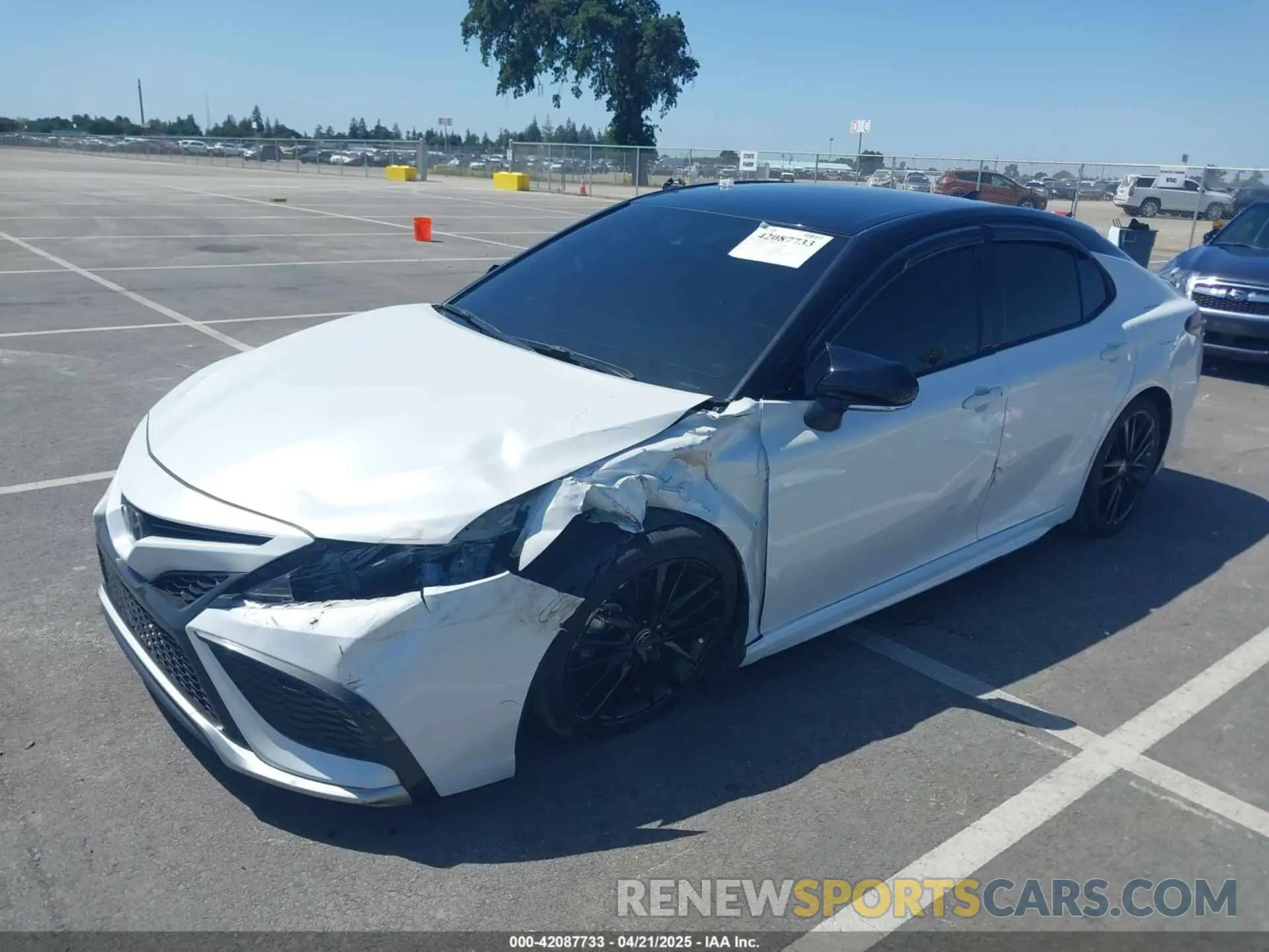 2 fotografías del automóvil dañado 4T1K61AK6PU142946 TOYOTA CAMRY 2023