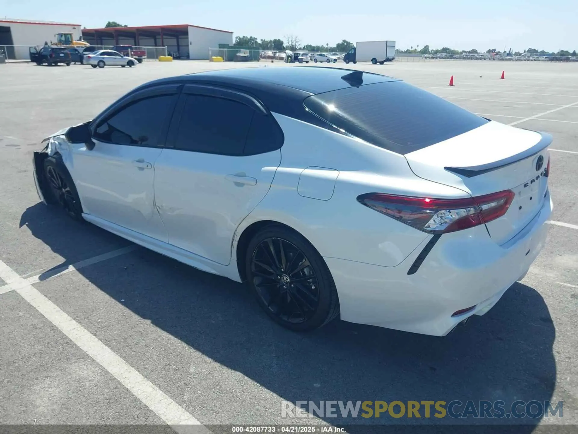 3 fotografías del automóvil dañado 4T1K61AK6PU142946 TOYOTA CAMRY 2023