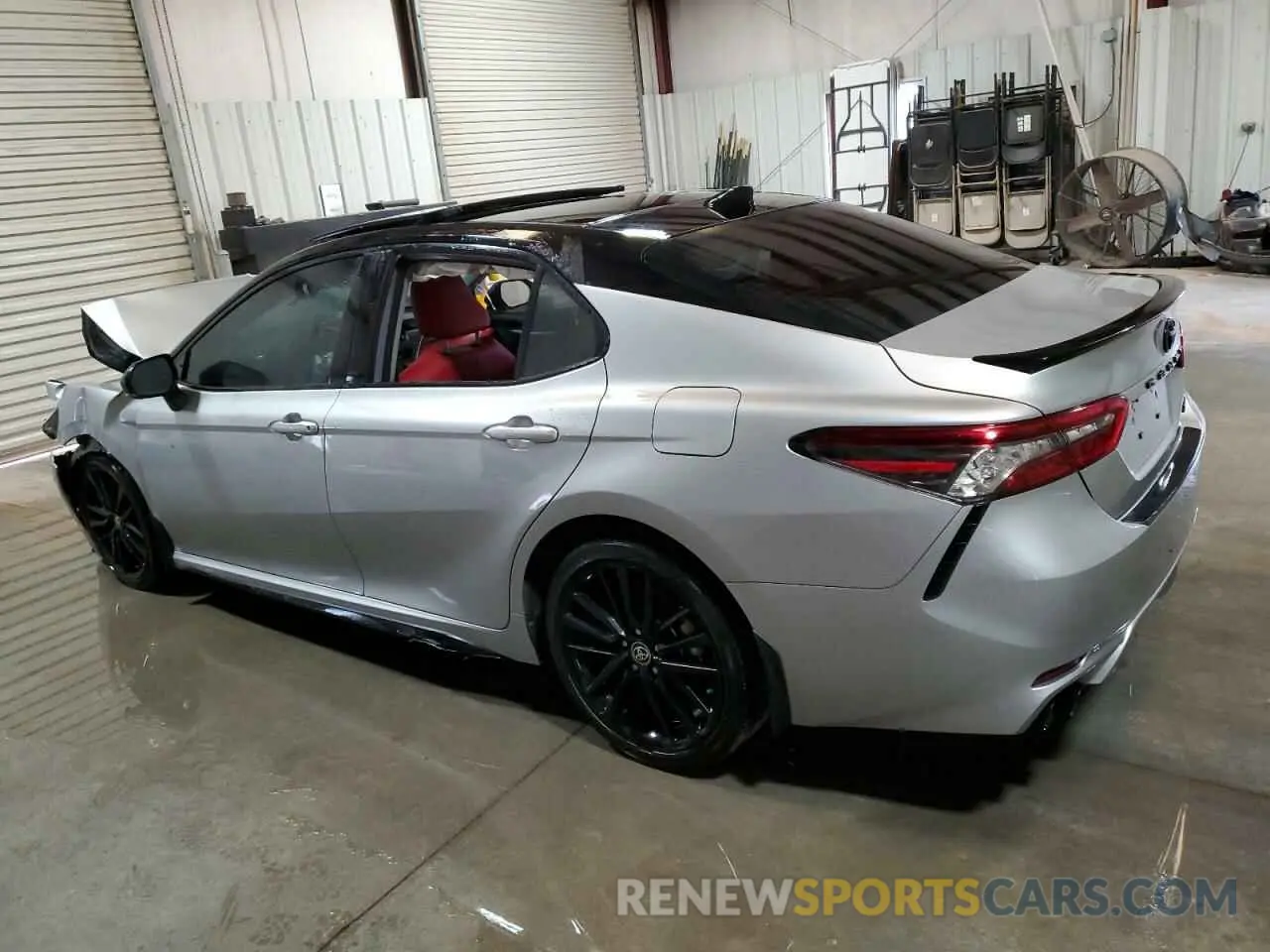 2 fotografías del automóvil dañado 4T1K61AK8PU109592 TOYOTA CAMRY 2023
