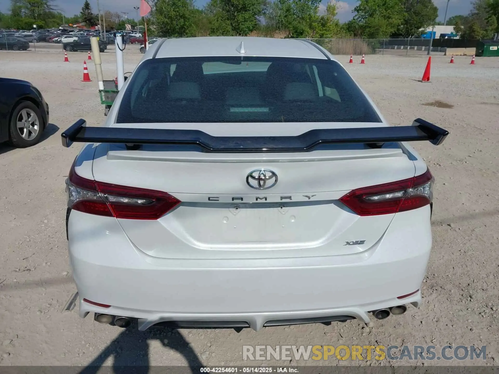 16 fotografías del automóvil dañado 4T1K61AK8PU790224 TOYOTA CAMRY 2023