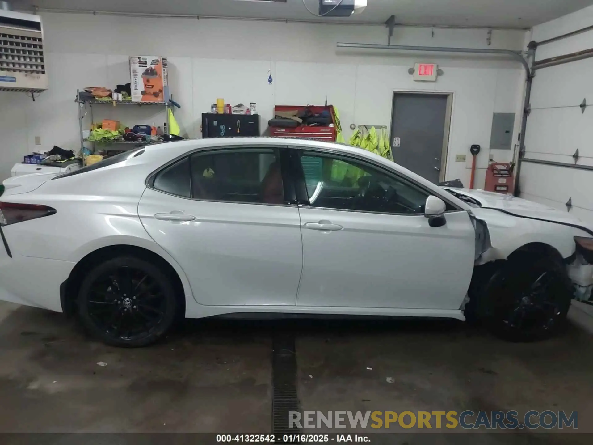 14 fotografías del automóvil dañado 4T1K61AKXPU793593 TOYOTA CAMRY 2023