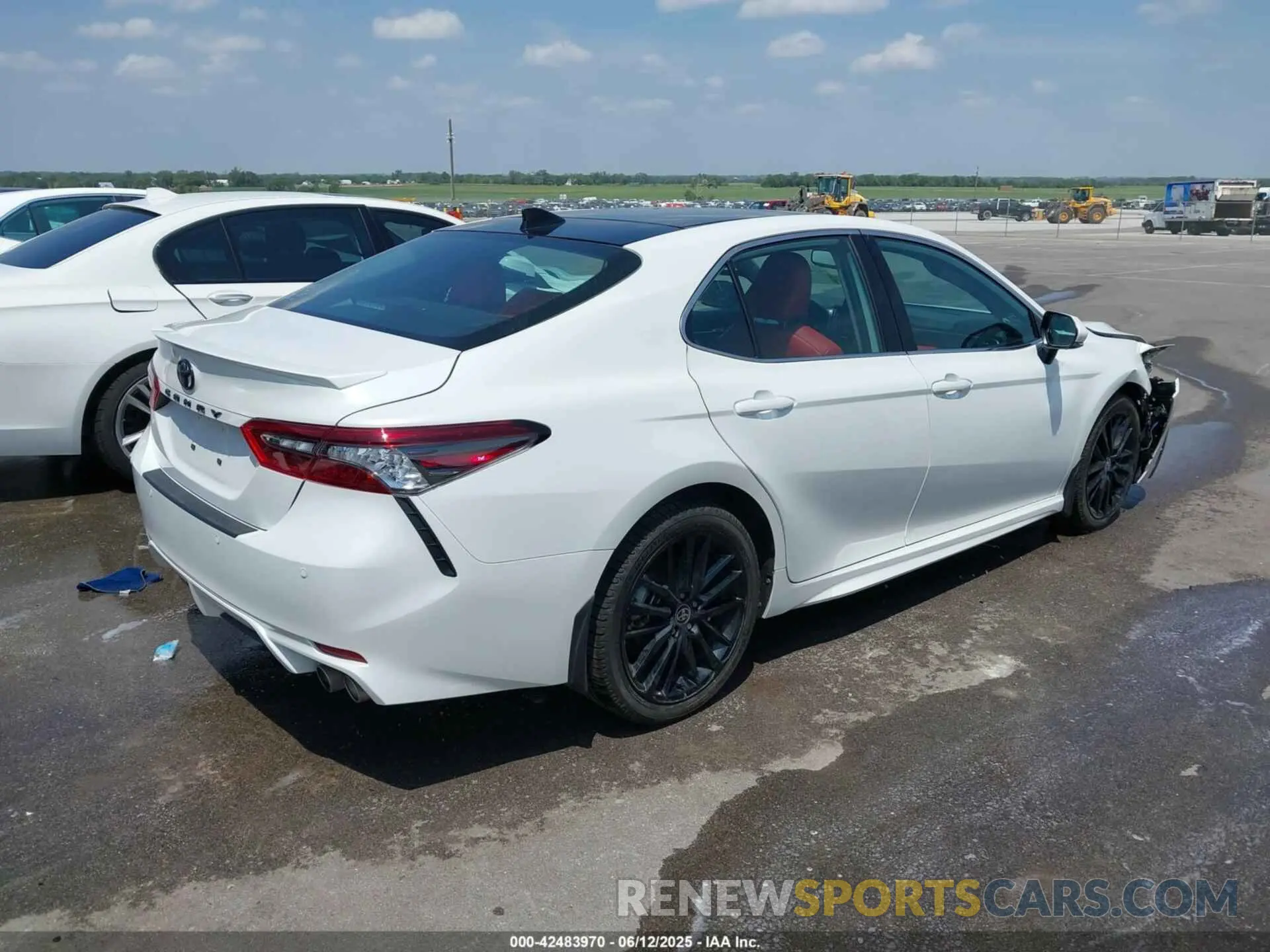 4 fotografías del automóvil dañado 4T1K61BK0PU087313 TOYOTA CAMRY 2023