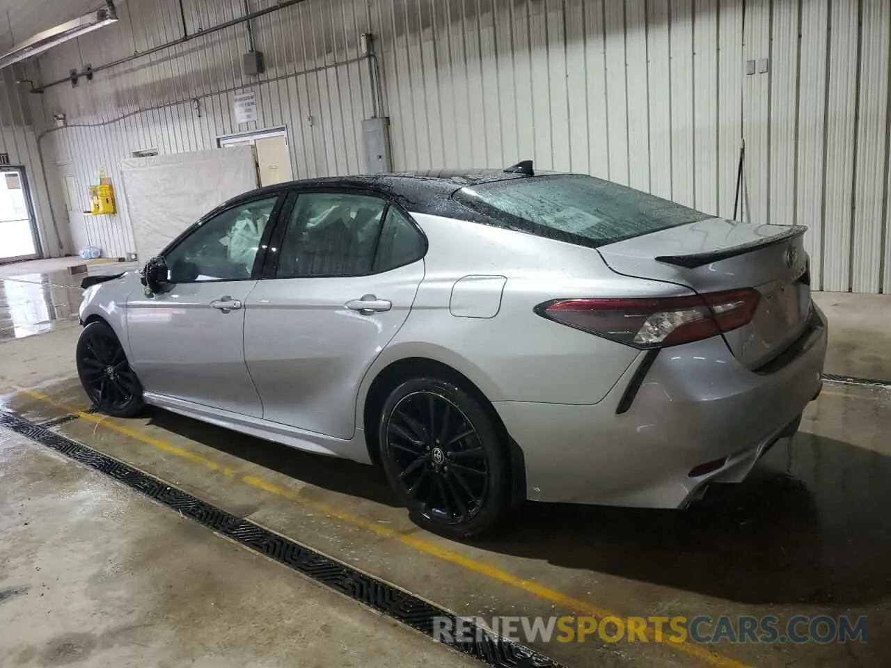 2 fotografías del automóvil dañado 4T1K61BK6PU074999 TOYOTA CAMRY 2023