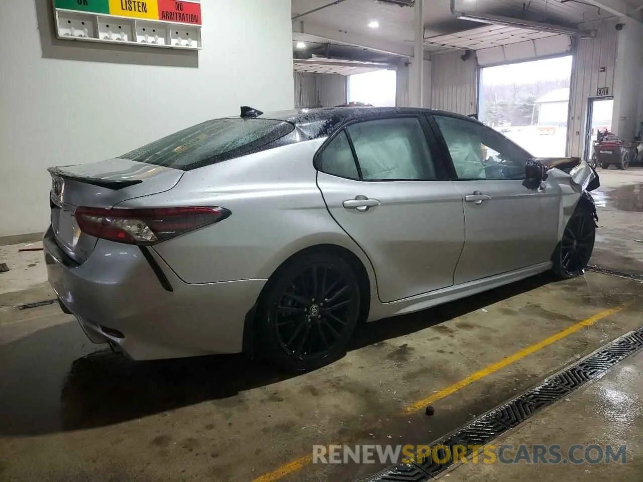 3 fotografías del automóvil dañado 4T1K61BK6PU074999 TOYOTA CAMRY 2023