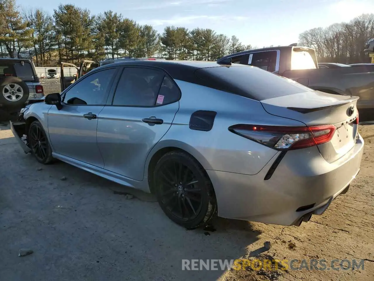 2 fotografías del automóvil dañado 4T1K61BK6PU093133 TOYOTA CAMRY 2023