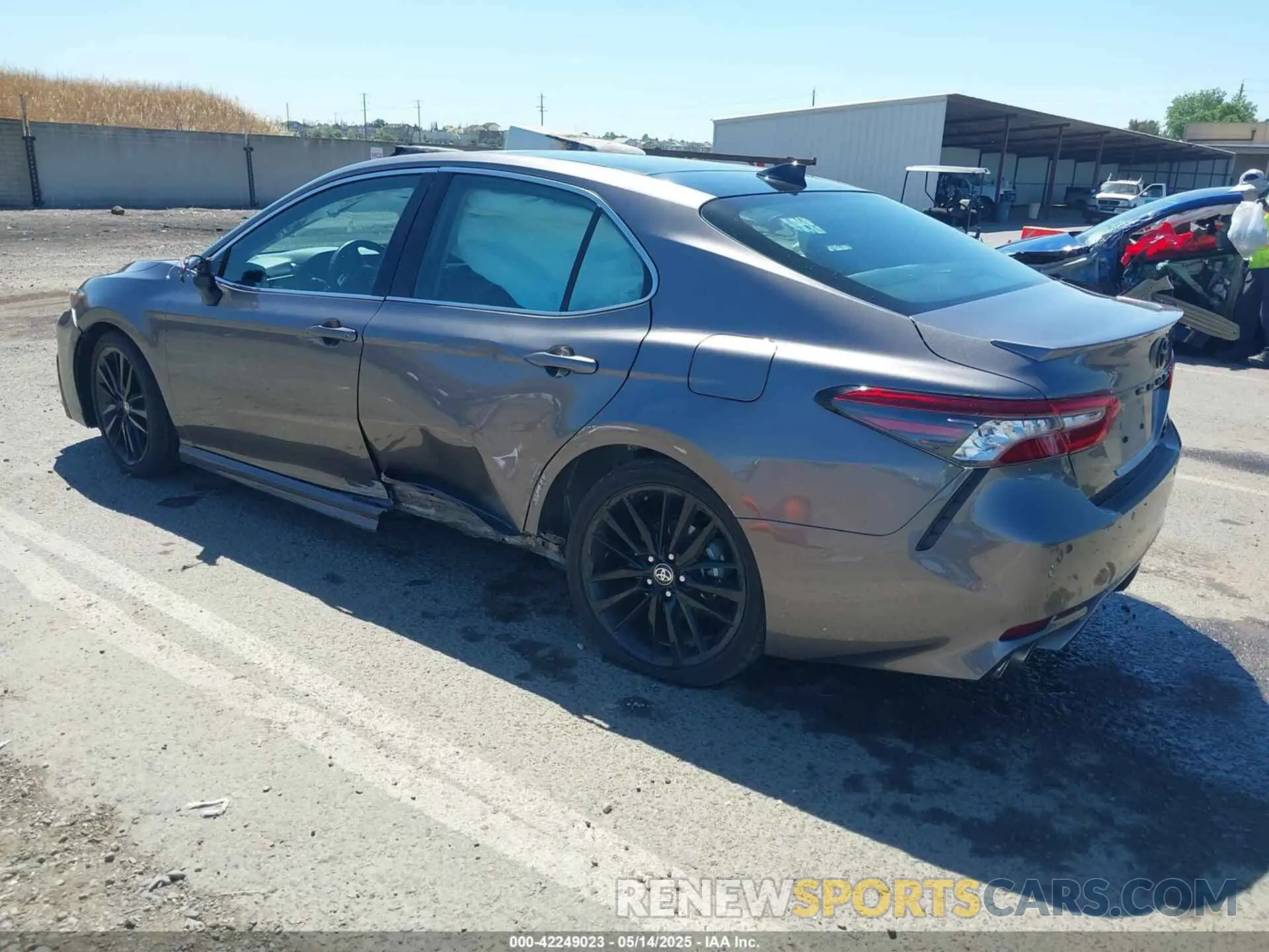 3 fotografías del automóvil dañado 4T1K61BK7PU099474 TOYOTA CAMRY 2023