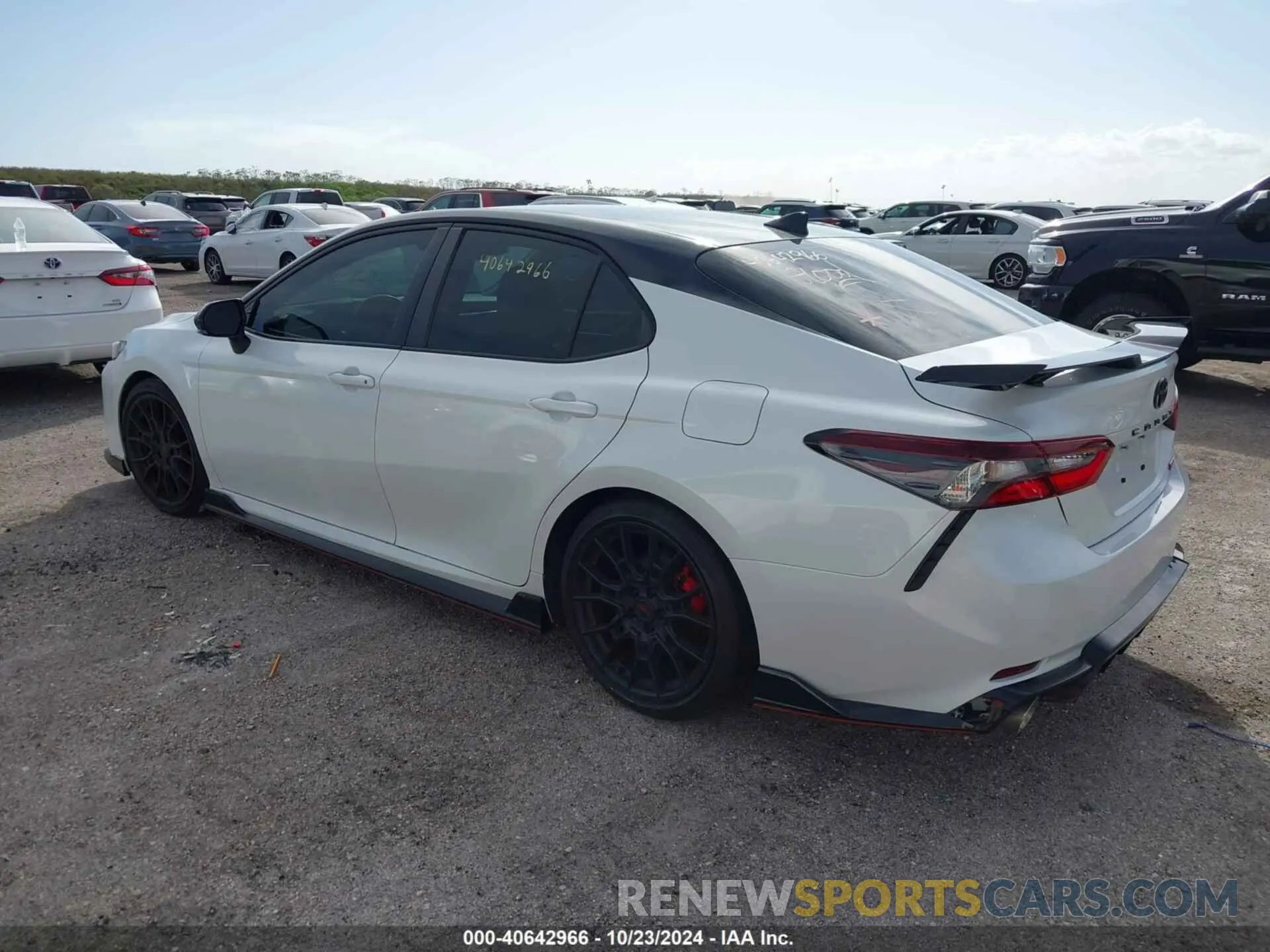 3 fotografías del automóvil dañado 4T1KZ1AK1PU072859 TOYOTA CAMRY 2023