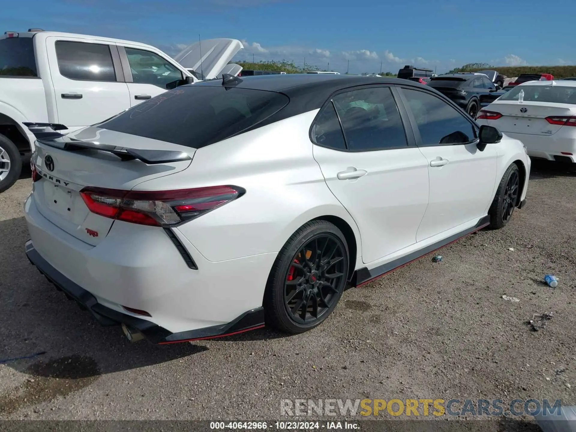 4 fotografías del automóvil dañado 4T1KZ1AK1PU072859 TOYOTA CAMRY 2023
