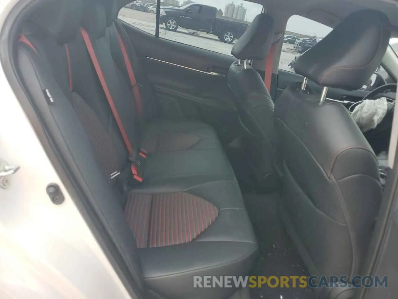 10 fotografías del automóvil dañado 4T1KZ1AK4PU077750 TOYOTA CAMRY 2023